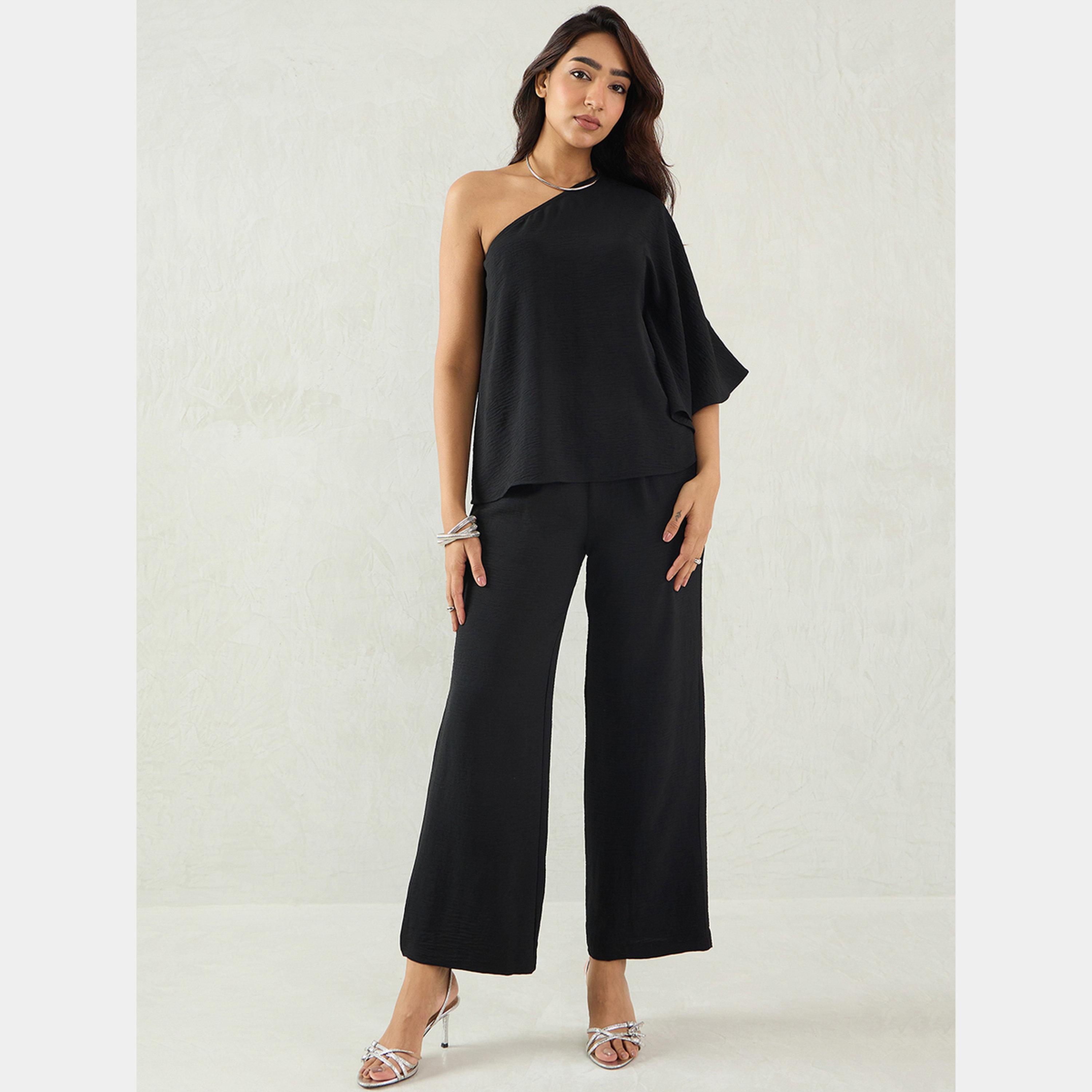 فيميلا - بلوزة سوداء بكتف واحد وبنطال-women-clothing-coordsets-image-1