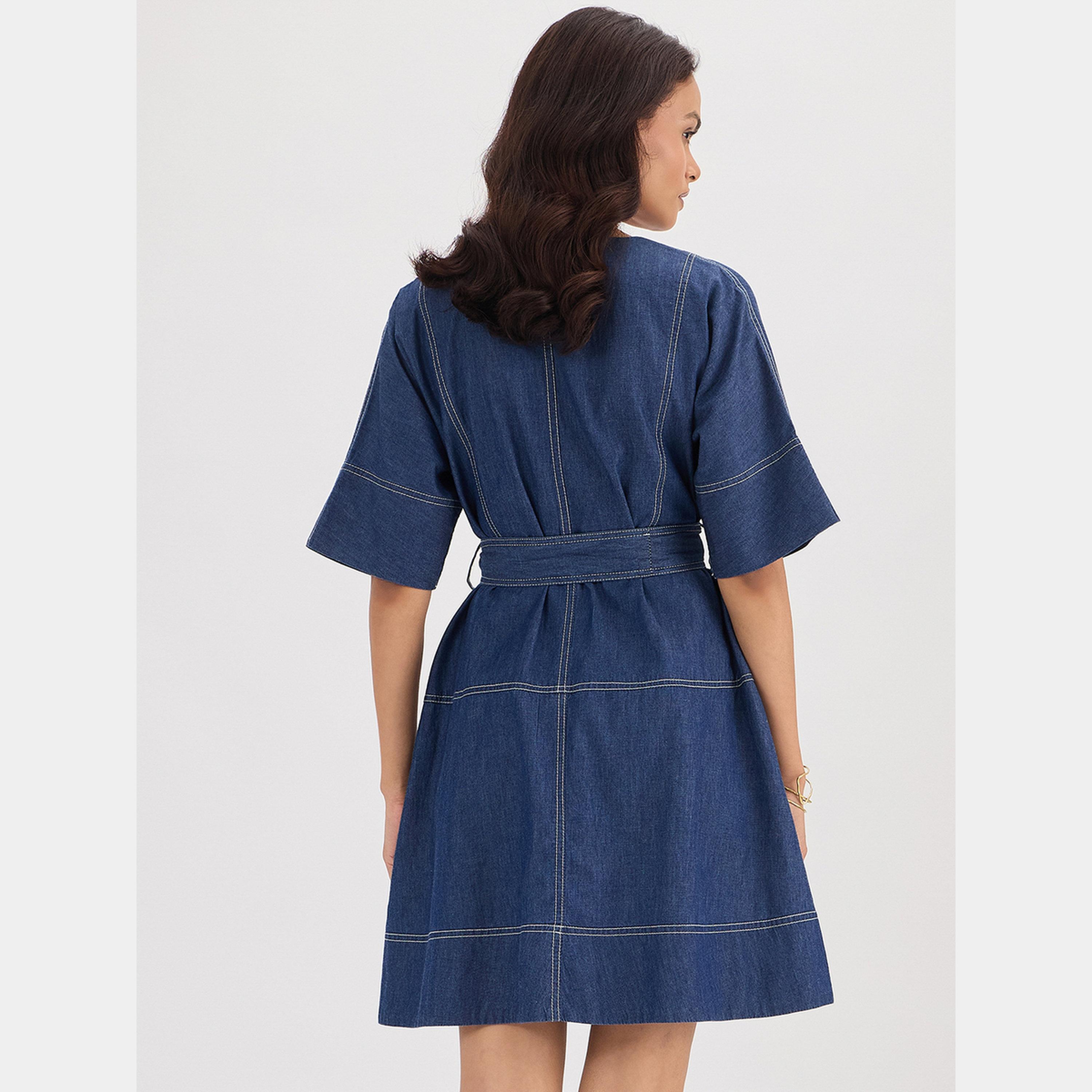 فيميلا - فستان جينز نسائي قصير بأكمام قصيرة ورقبة حرف A، لون أزرق كحلي-women-clothing-dresses-image-3