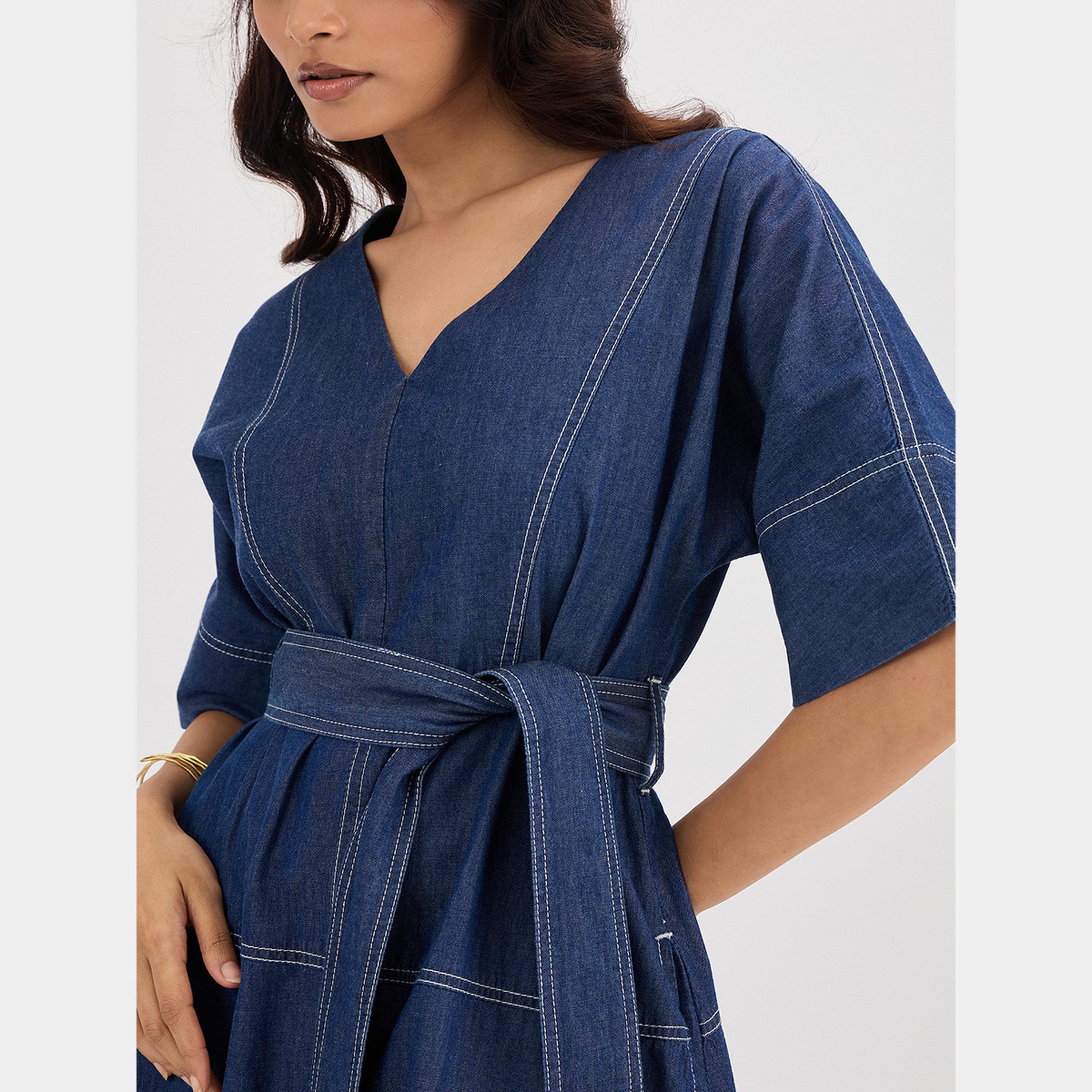 فيميلا - فستان جينز نسائي قصير بأكمام قصيرة ورقبة حرف A، لون أزرق كحلي-women-clothing-dresses-image-4