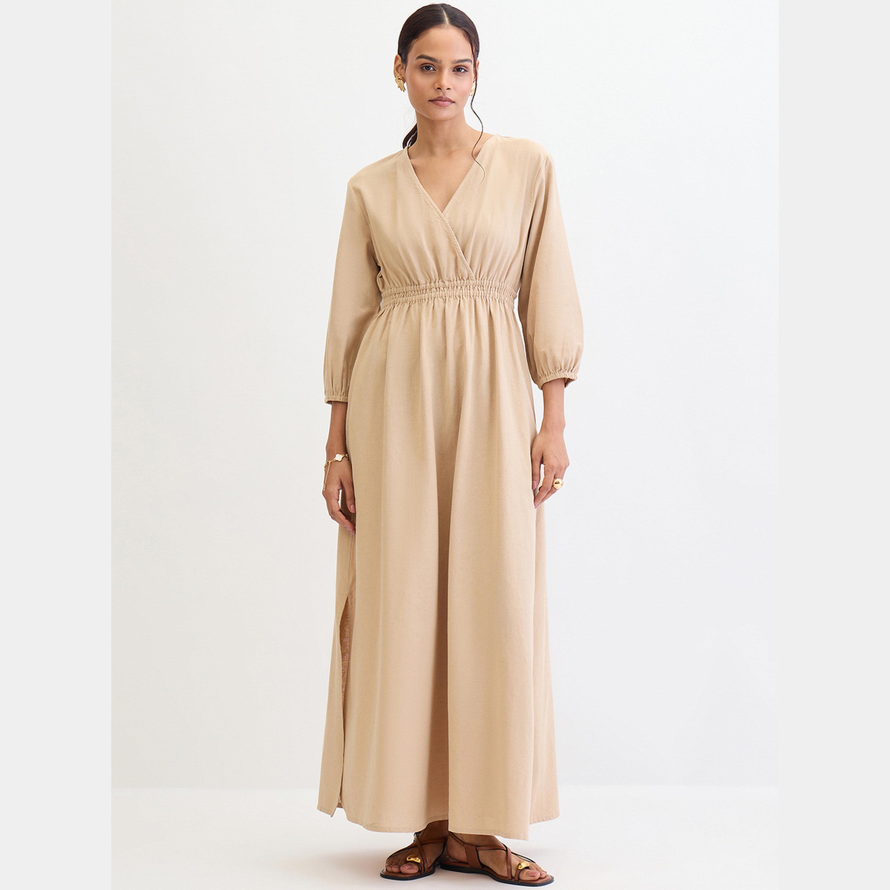 فيميلا - فستان ماكسي كتان نسائي رقبة حرف V وأكمام ثلاثة أرباع لون بيج-women-clothing-dresses-image-1