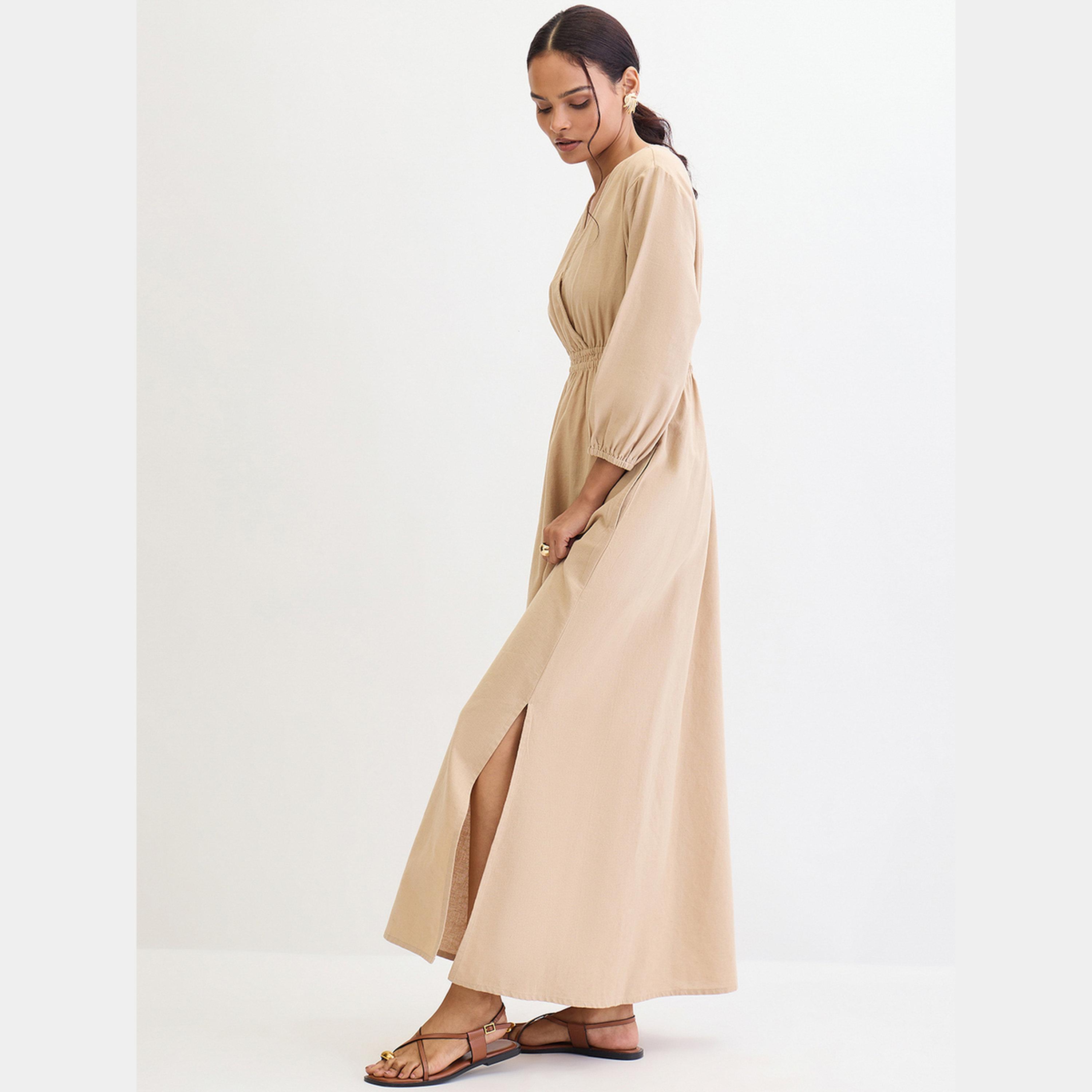 فيميلا - فستان ماكسي كتان نسائي رقبة حرف V وأكمام ثلاثة أرباع لون بيج-women-clothing-dresses-image-2
