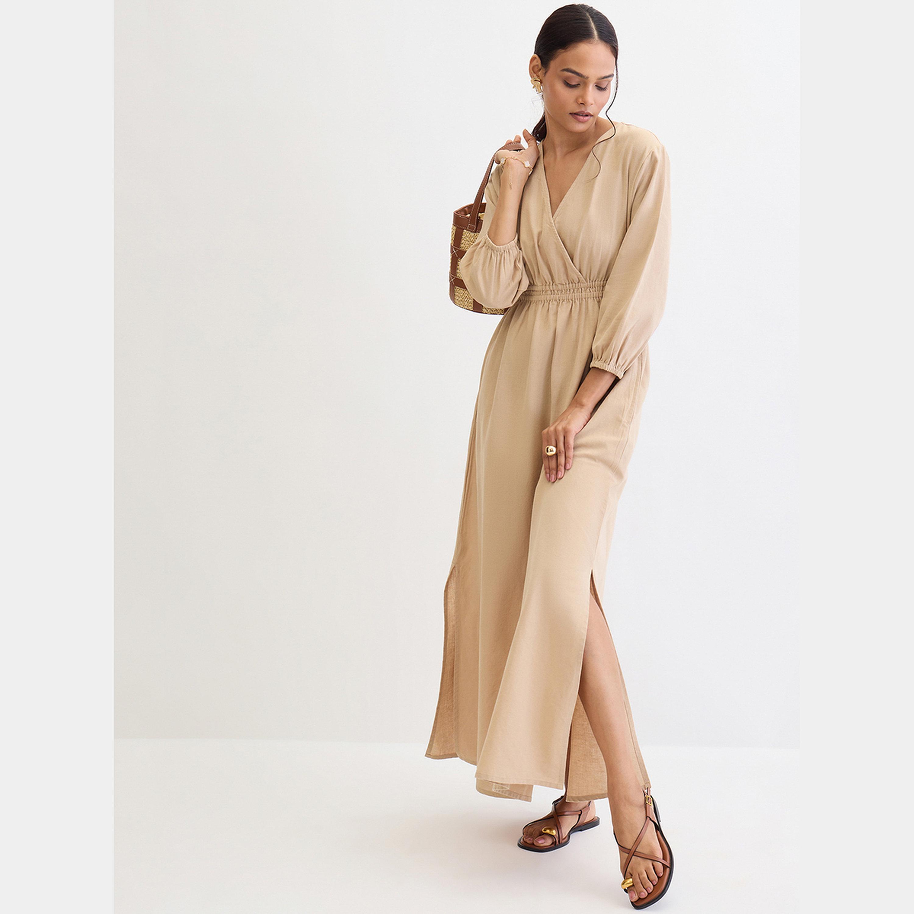 فيميلا - فستان ماكسي كتان نسائي رقبة حرف V وأكمام ثلاثة أرباع لون بيج-women-clothing-dresses-image-6