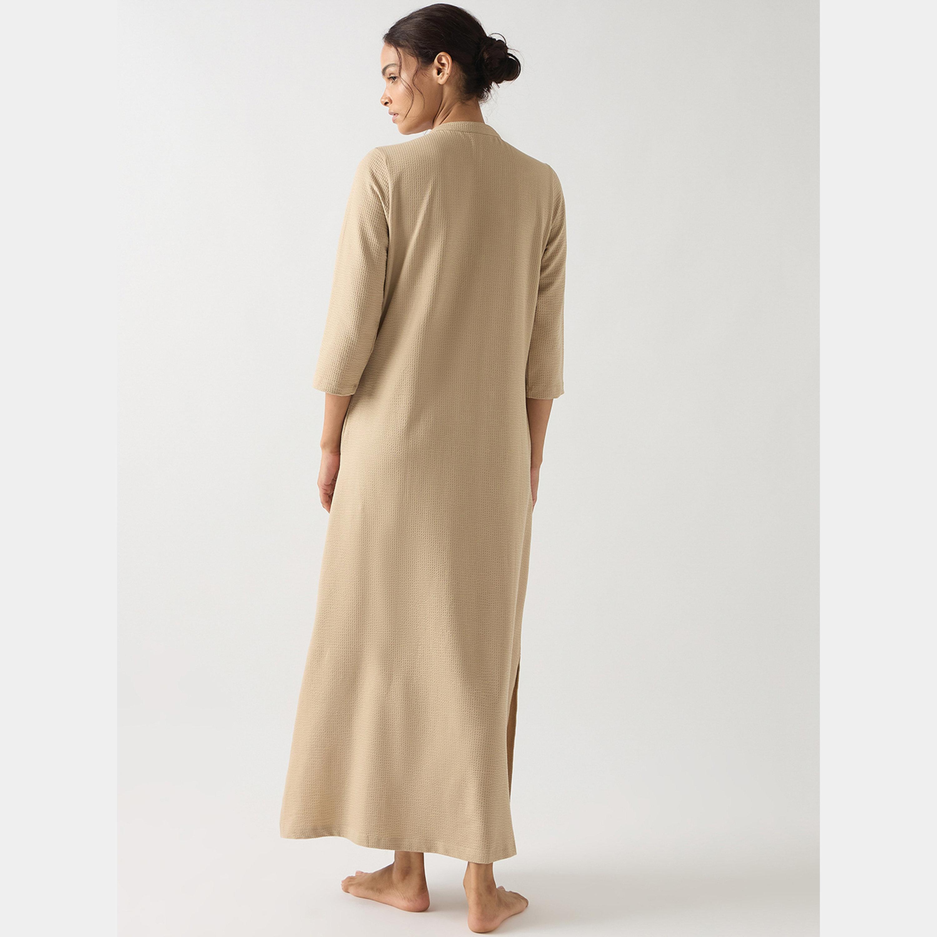 فيميلا - فستان ماكسي قطن محبوك نسائي بأكمام 3/4 وفتحة، لون بيج مزخرف-women-clothing-dresses-image-3