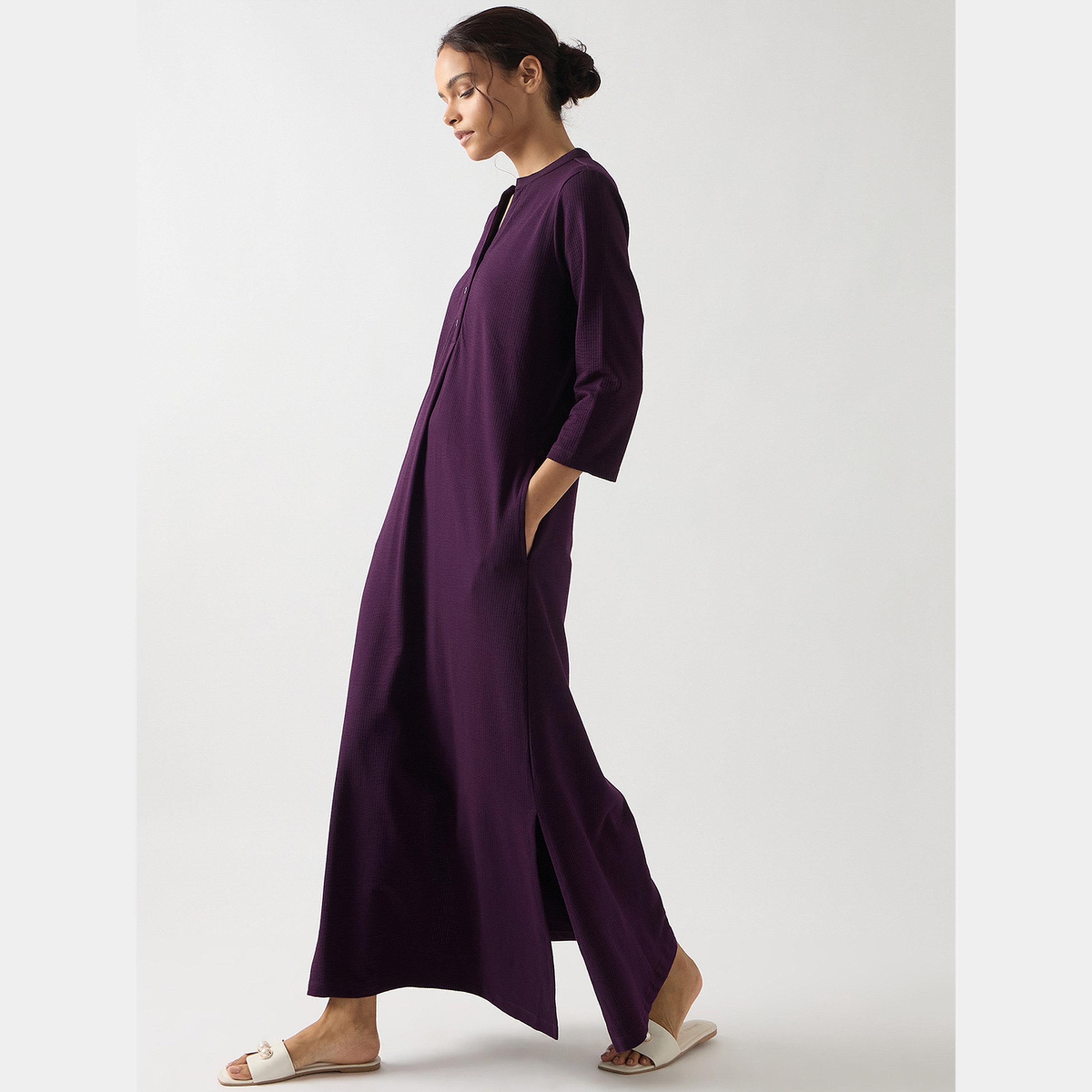 فيميلا - فستان ماكسي نسائي من القطن المحبب بأكمام 3/4 وفتحة من اللون الأرجواني-women-clothing-dresses-image-2