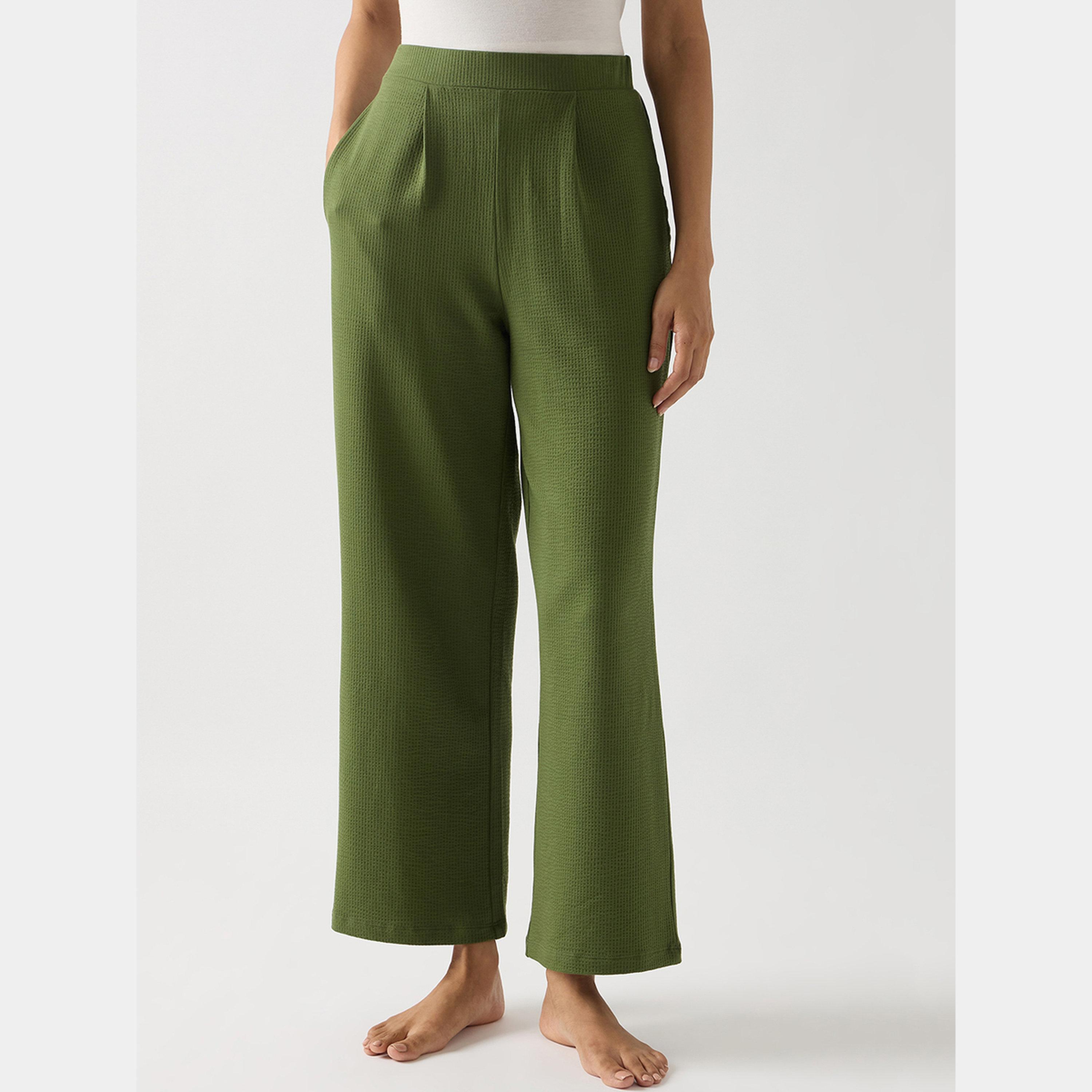 فيميلا - بنطال محبوك مريح باللون الأخضر-women-clothing-bottoms-trousers-image-1