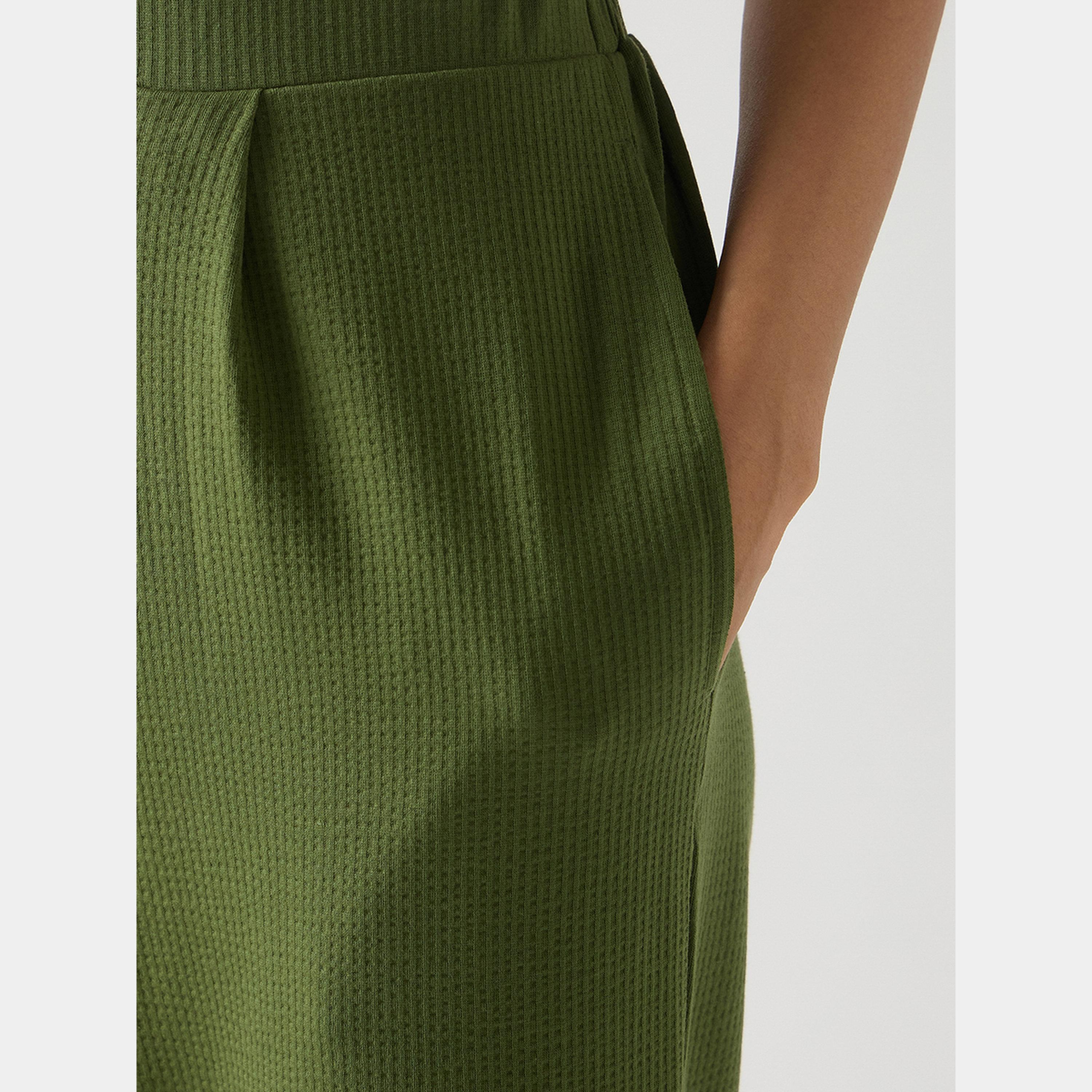 فيميلا - بنطال محبوك مريح باللون الأخضر-women-clothing-bottoms-trousers-image-6