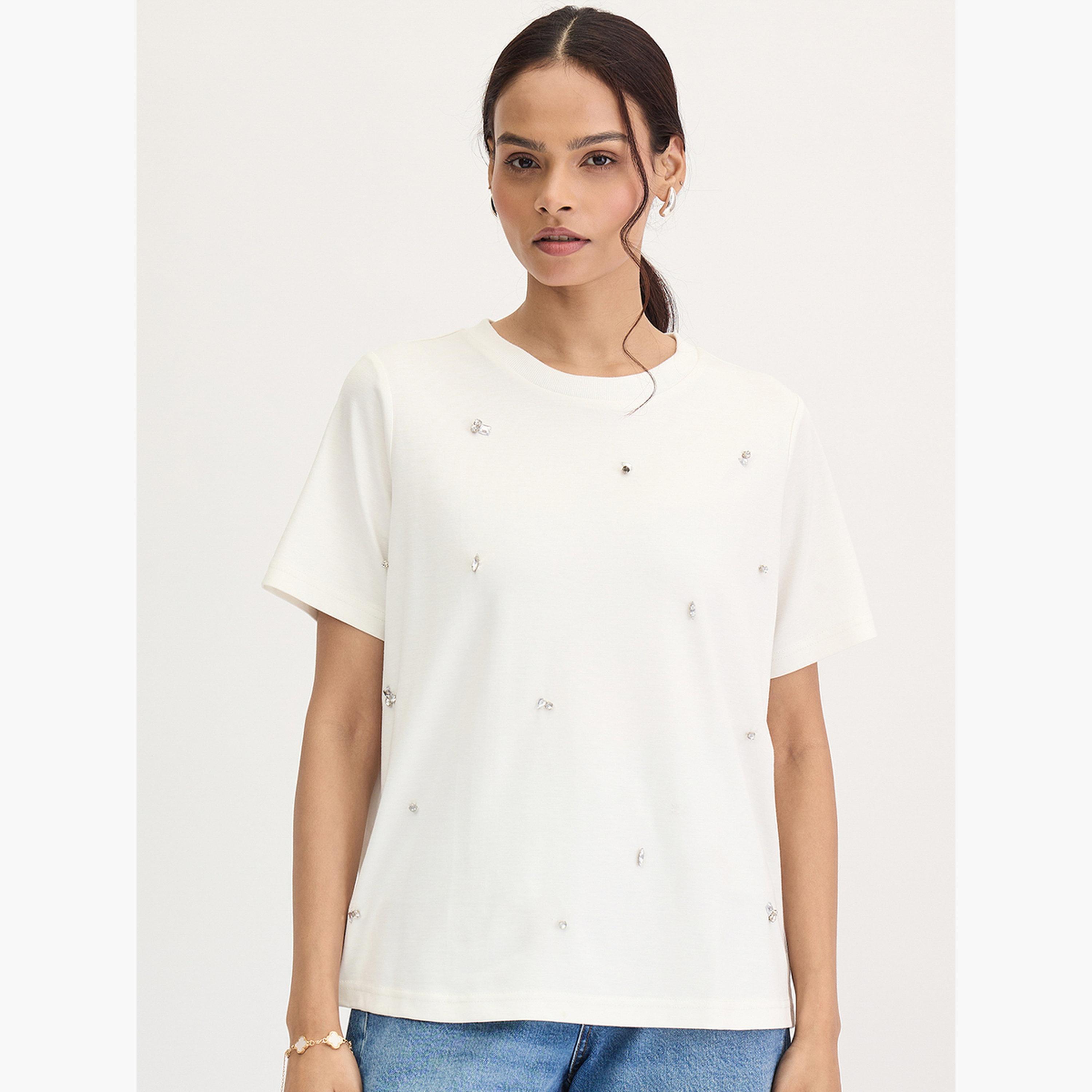 فيميلا - تي شيرت أبيض بأكمام قصيرة مزين بأحجار الراين-women-clothing-tshirts-image-1
