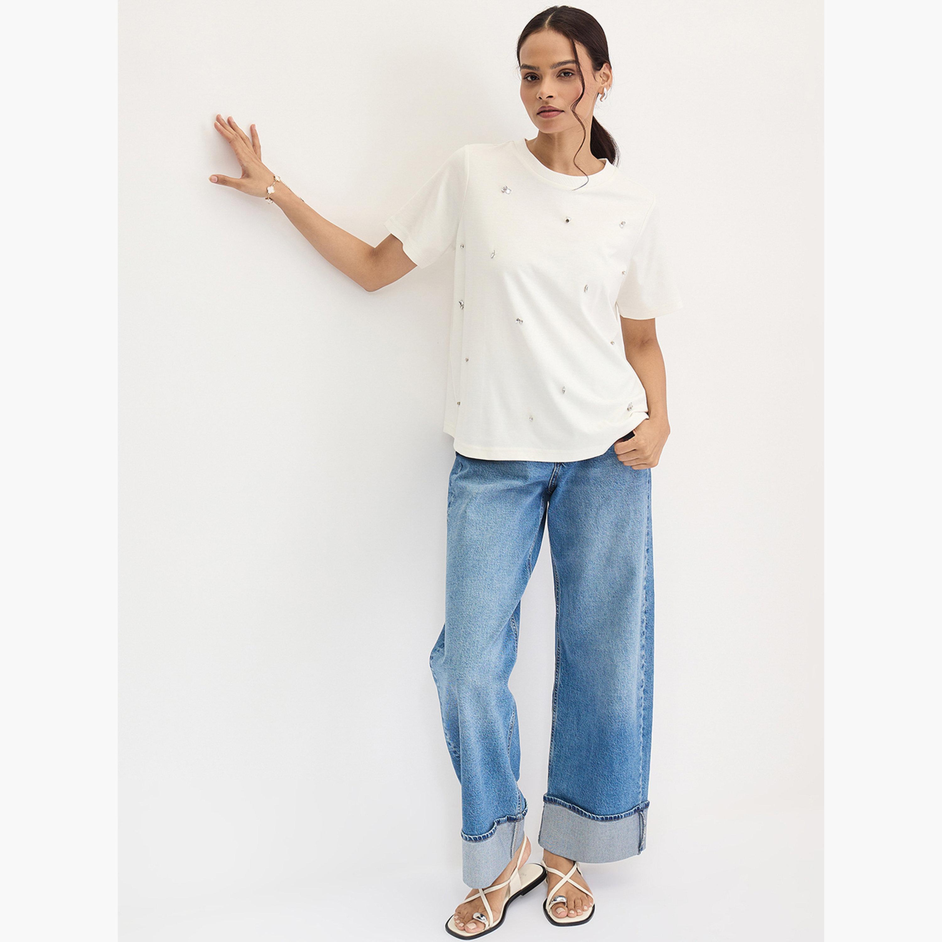 فيميلا - تي شيرت أبيض بأكمام قصيرة مزين بأحجار الراين-women-clothing-tshirts-image-2