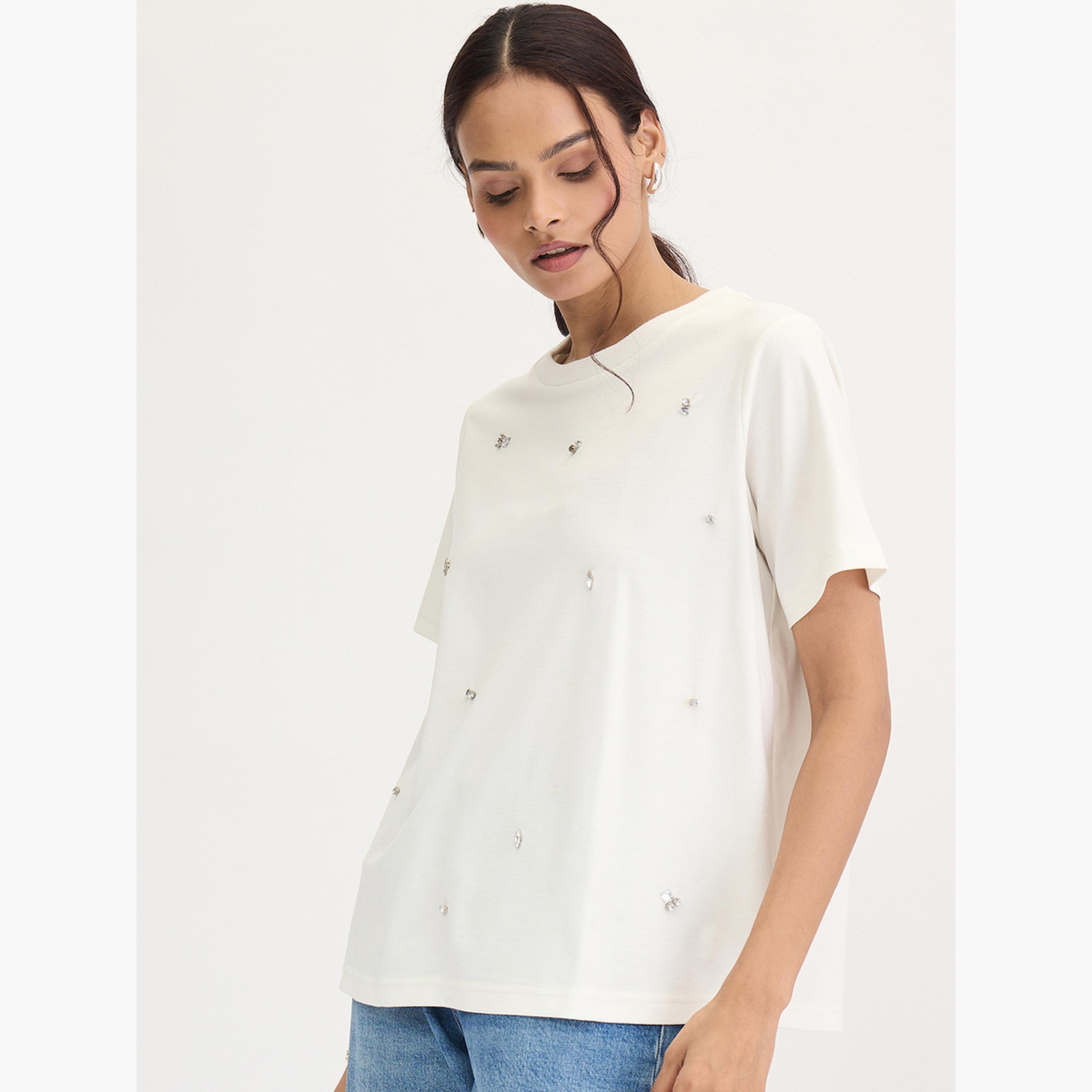فيميلا - تي شيرت أبيض بأكمام قصيرة مزين بأحجار الراين-women-clothing-tshirts-image-3