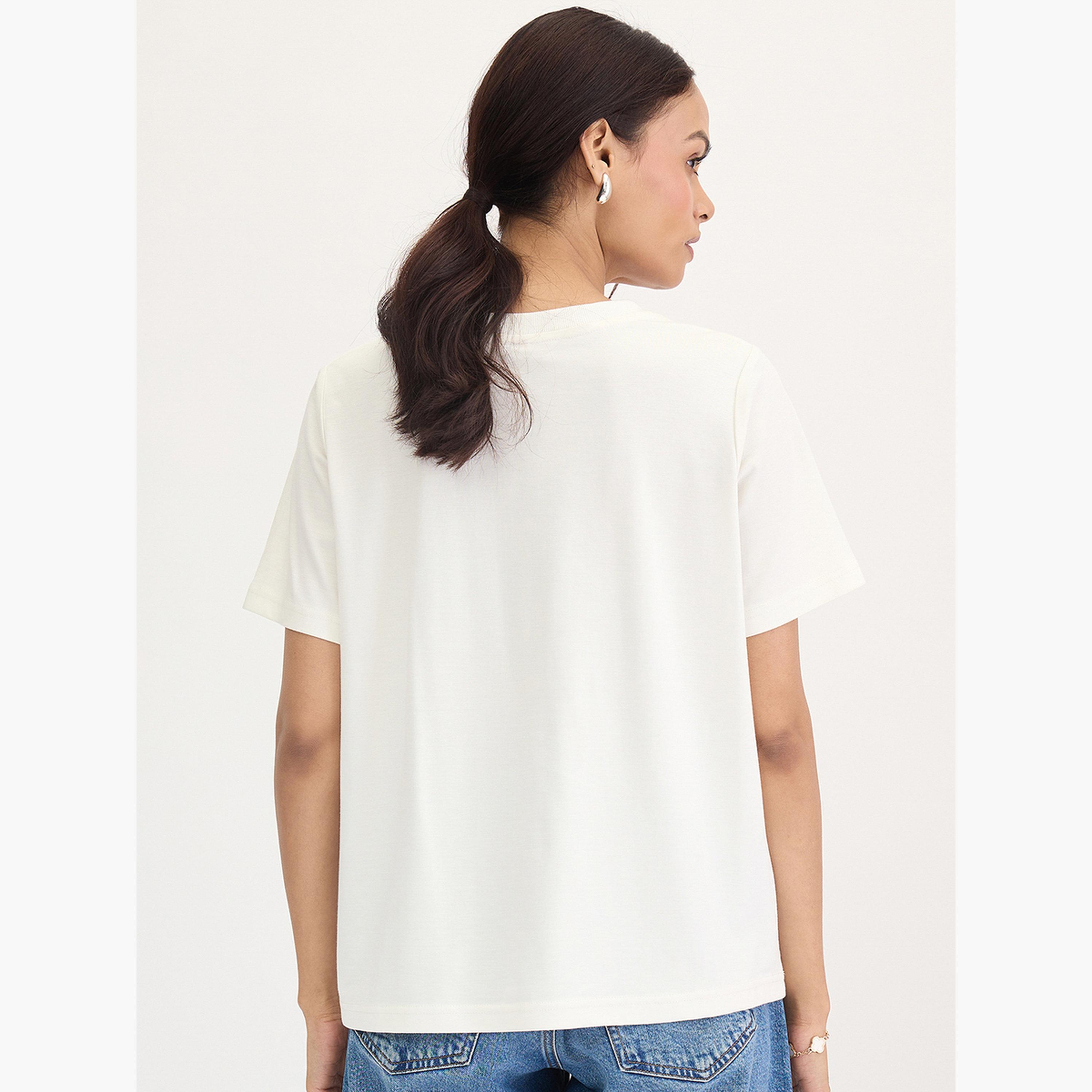 فيميلا - تي شيرت أبيض بأكمام قصيرة مزين بأحجار الراين-women-clothing-tshirts-image-5