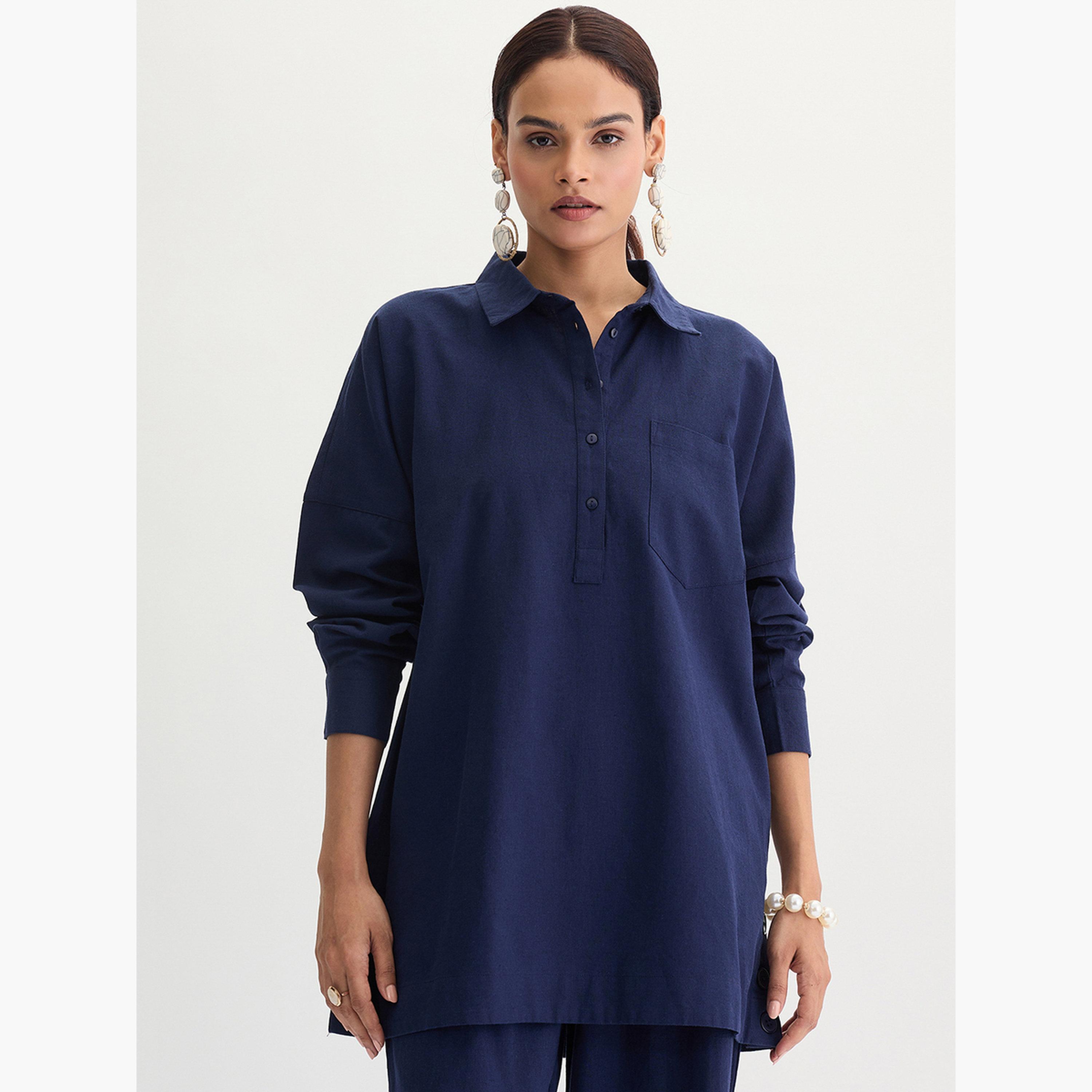 فيميلا - بلوزة لون أزرق داكن من القطن وكتان بتفاصيل أزرار-women-clothing-shirtsandblouses-blouses-image-1