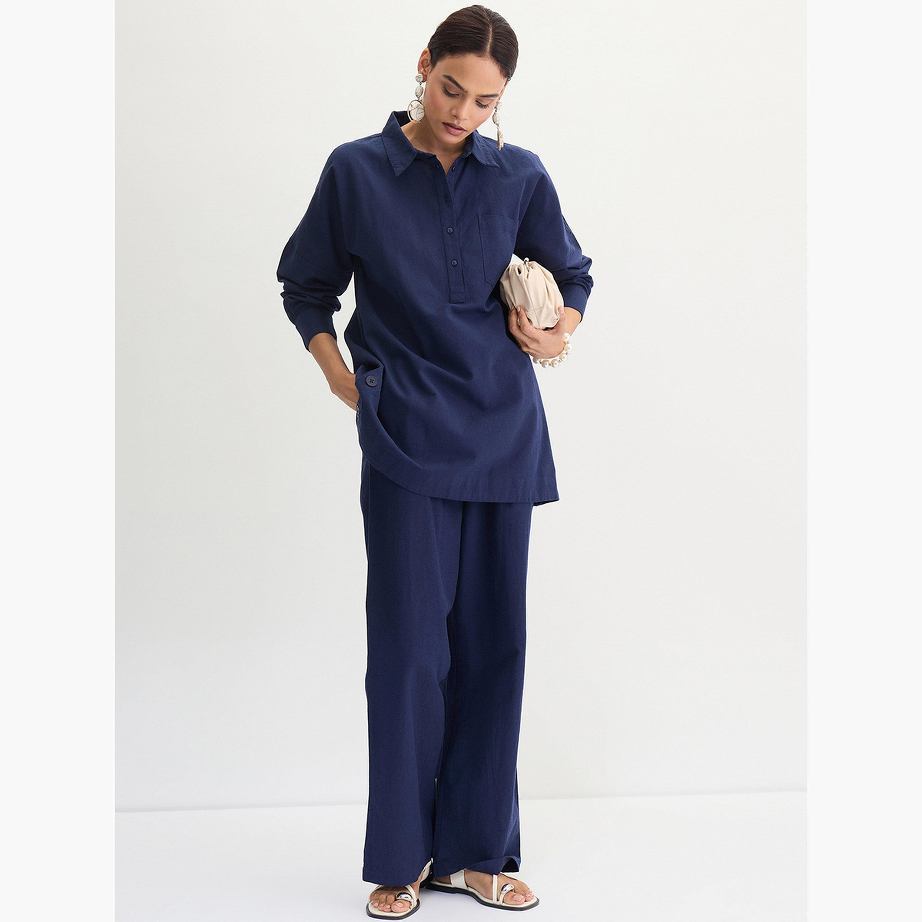 فيميلا - بلوزة لون أزرق داكن من القطن وكتان بتفاصيل أزرار-women-clothing-shirtsandblouses-blouses-image-2