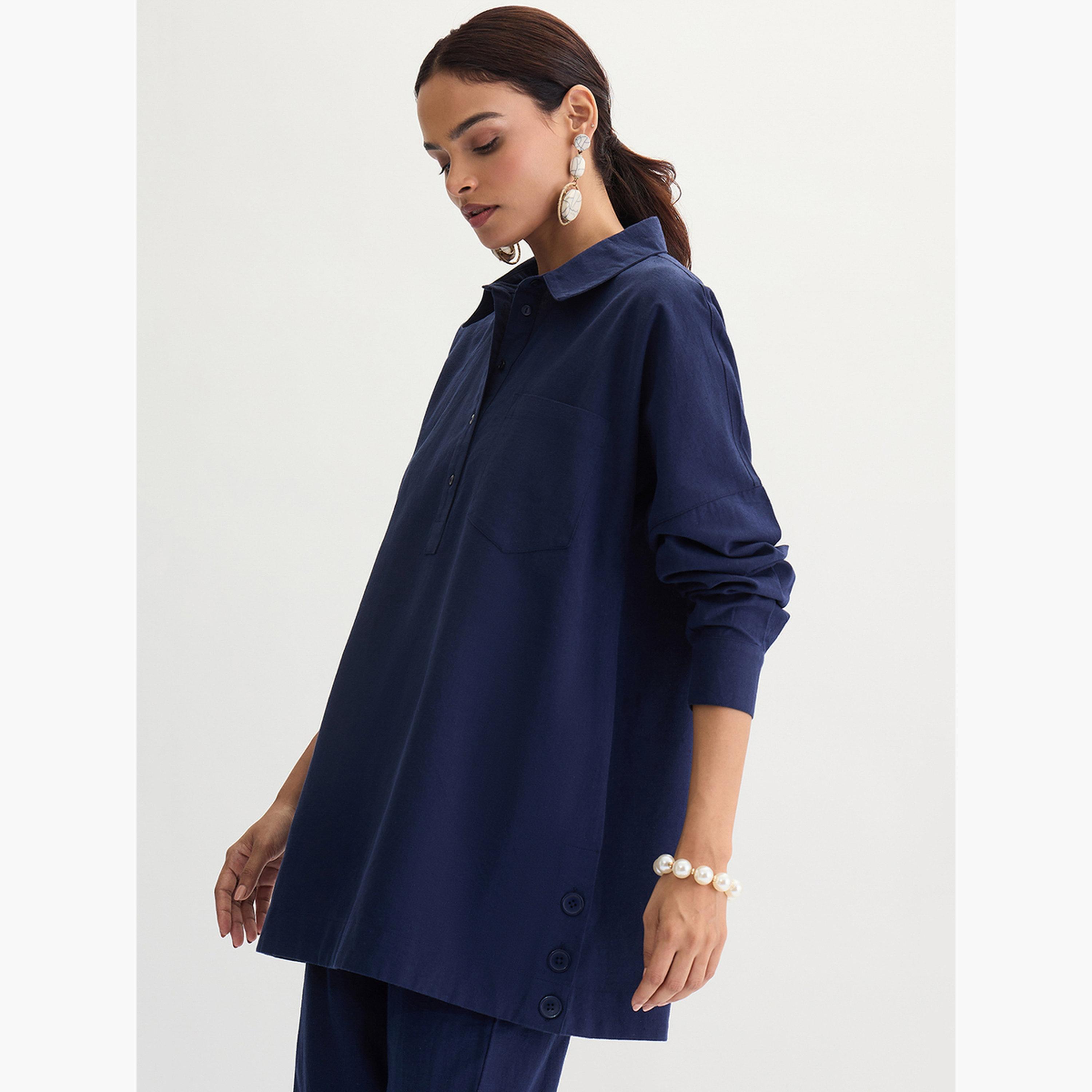فيميلا - بلوزة لون أزرق داكن من القطن وكتان بتفاصيل أزرار-women-clothing-shirtsandblouses-blouses-image-3