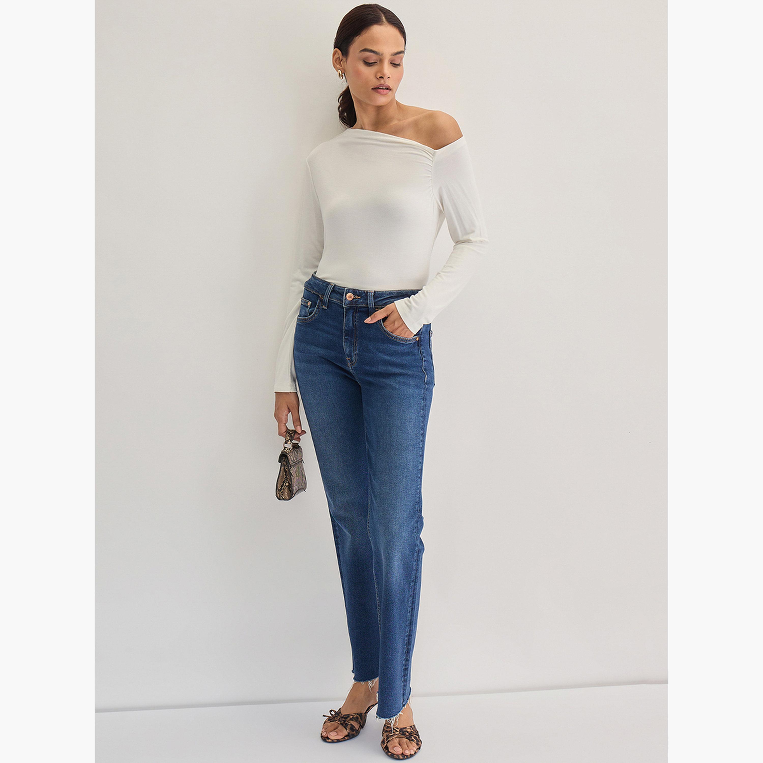 فيميلا - بلوزة بيضاء محبوكة بكتف واحد-women-clothing-tshirts-image-2