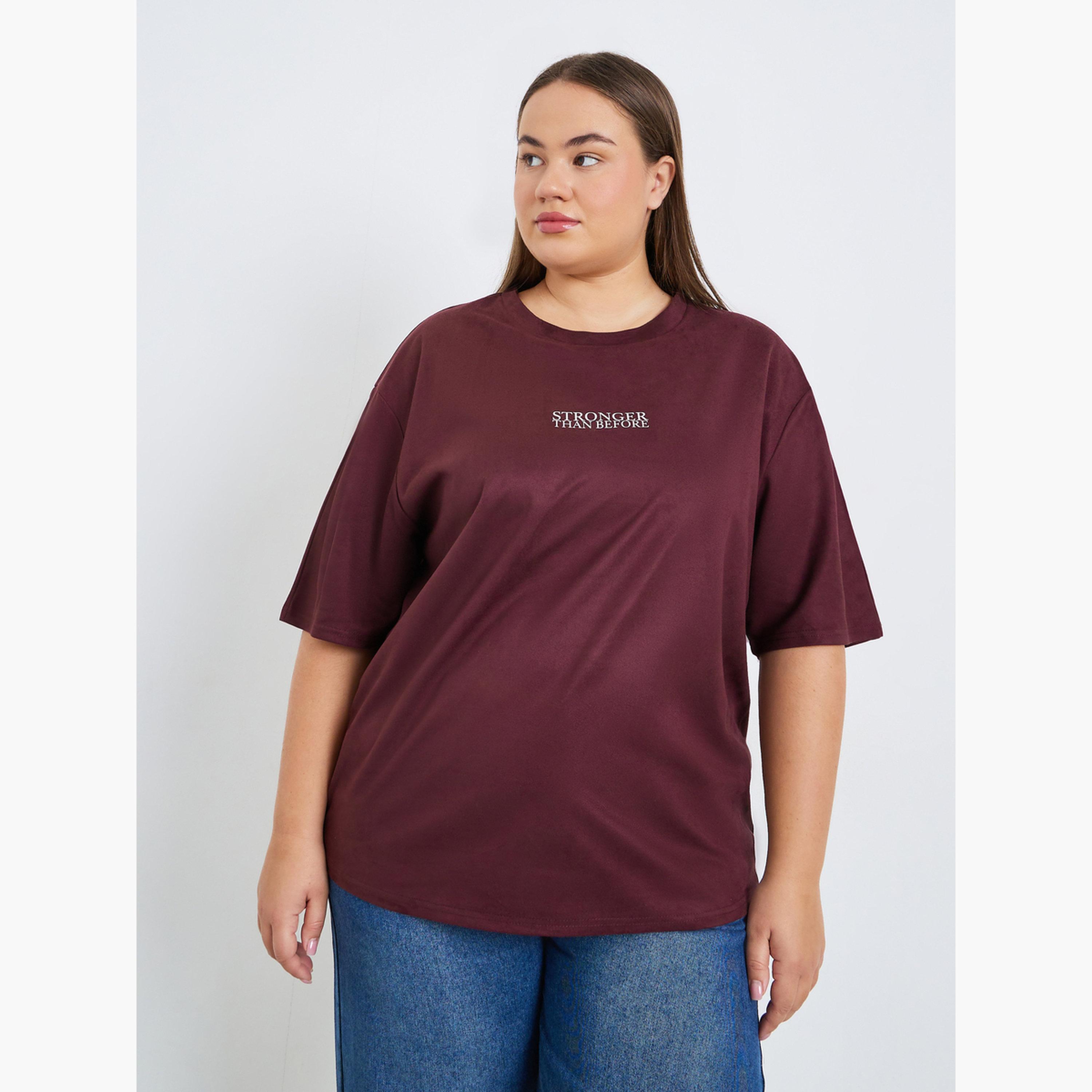 تيشيرت بأكمام قصيرة وطبعة كتابة مقاس كبير-women-clothing-tshirts-image-1