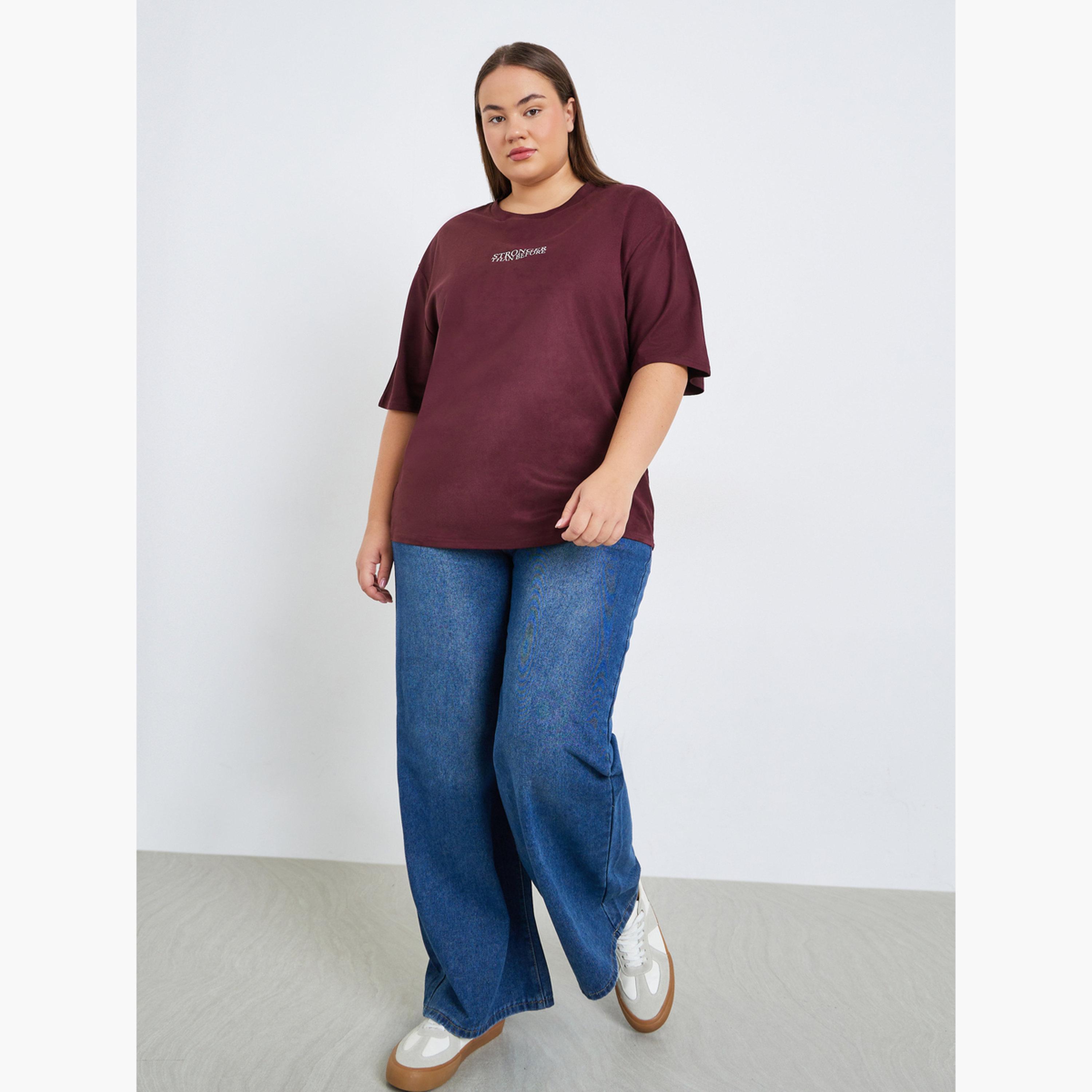 Styli Plus Size Burgundy Slogan Print Short Sleeve T-Shirt-women-clothing-tshirts-image-2