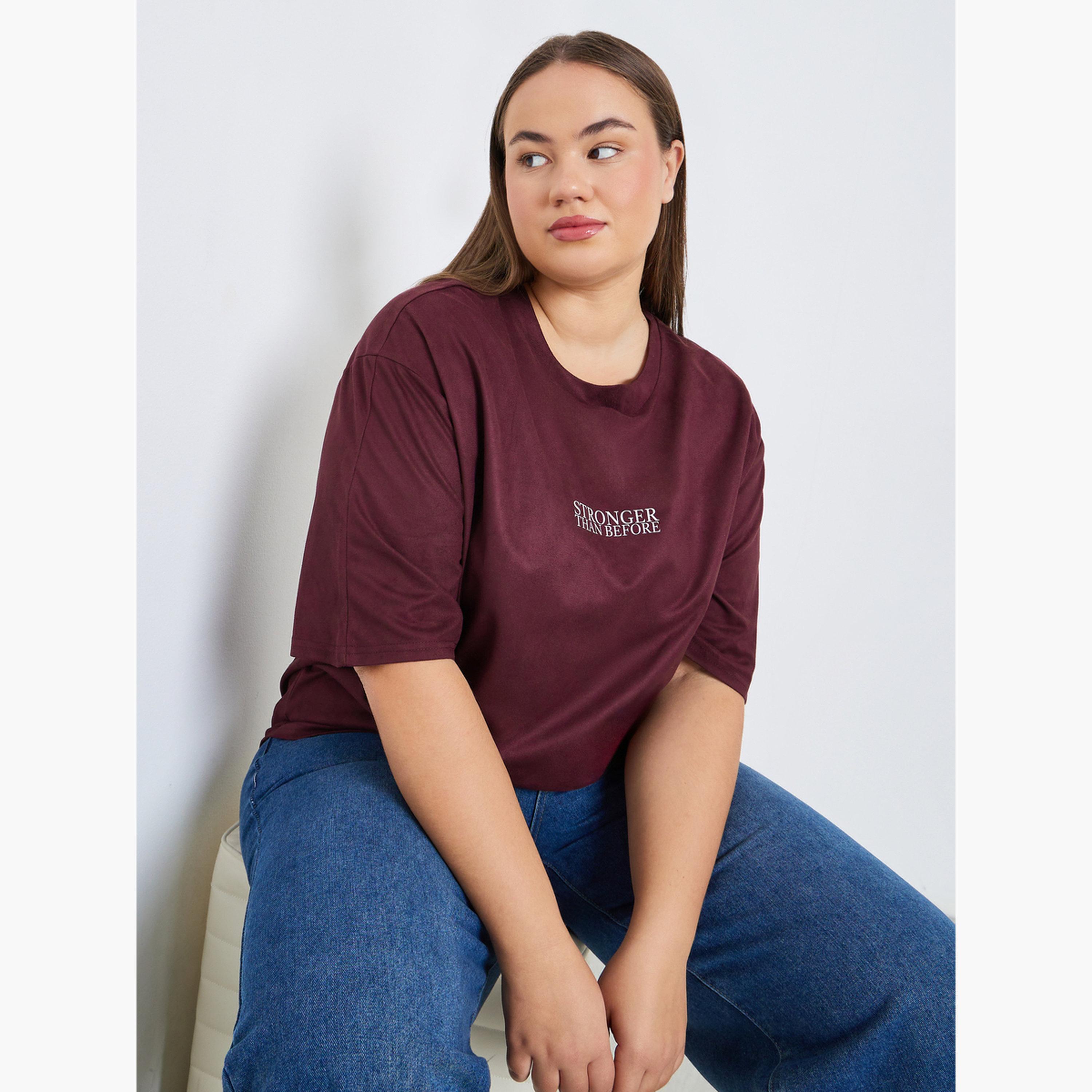 تيشيرت بأكمام قصيرة وطبعة كتابة مقاس كبير-women-clothing-tshirts-image-3