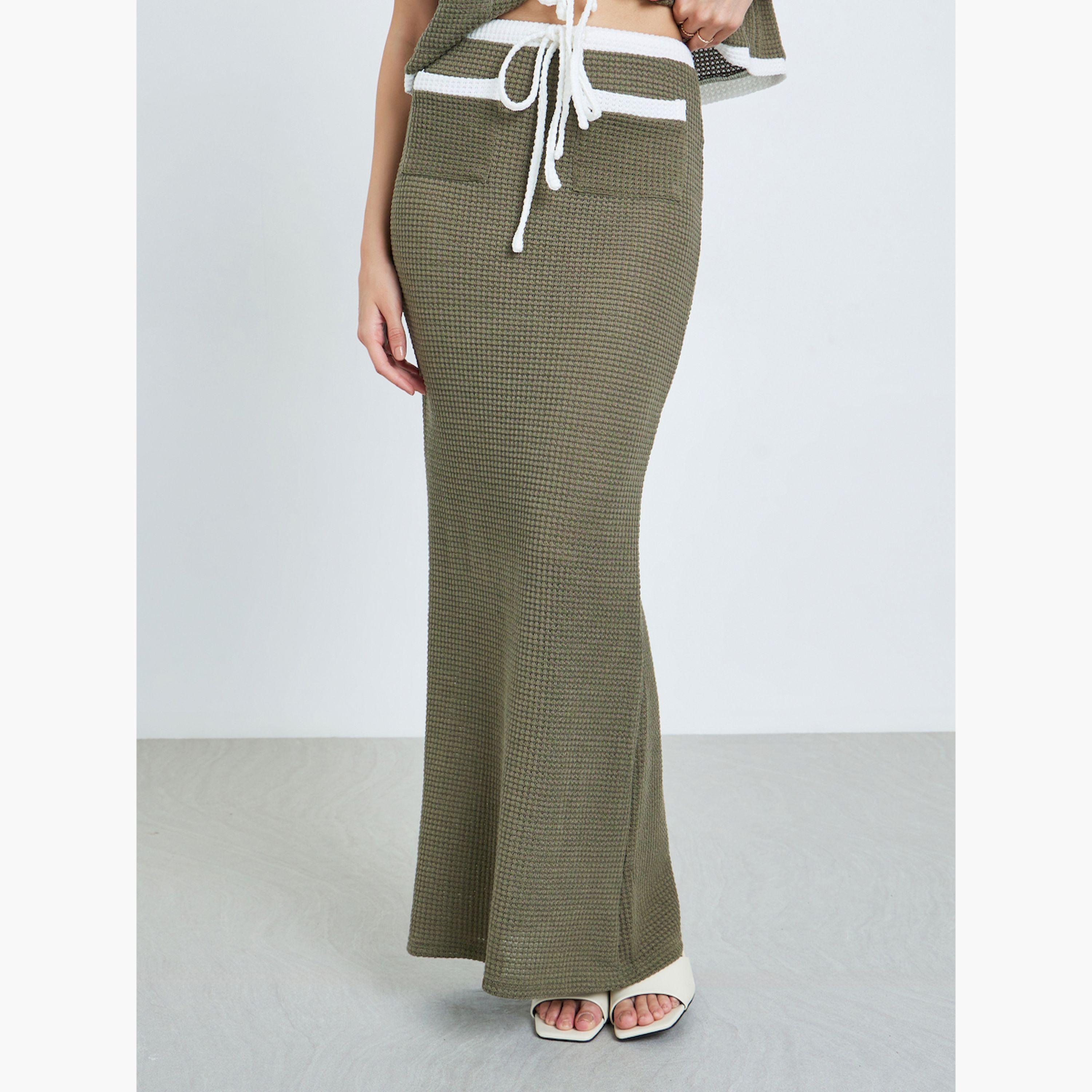 طقم كنزة وتنورة بلون زيتوني مع حواف متباينة-women-clothing-coordsets-image-5