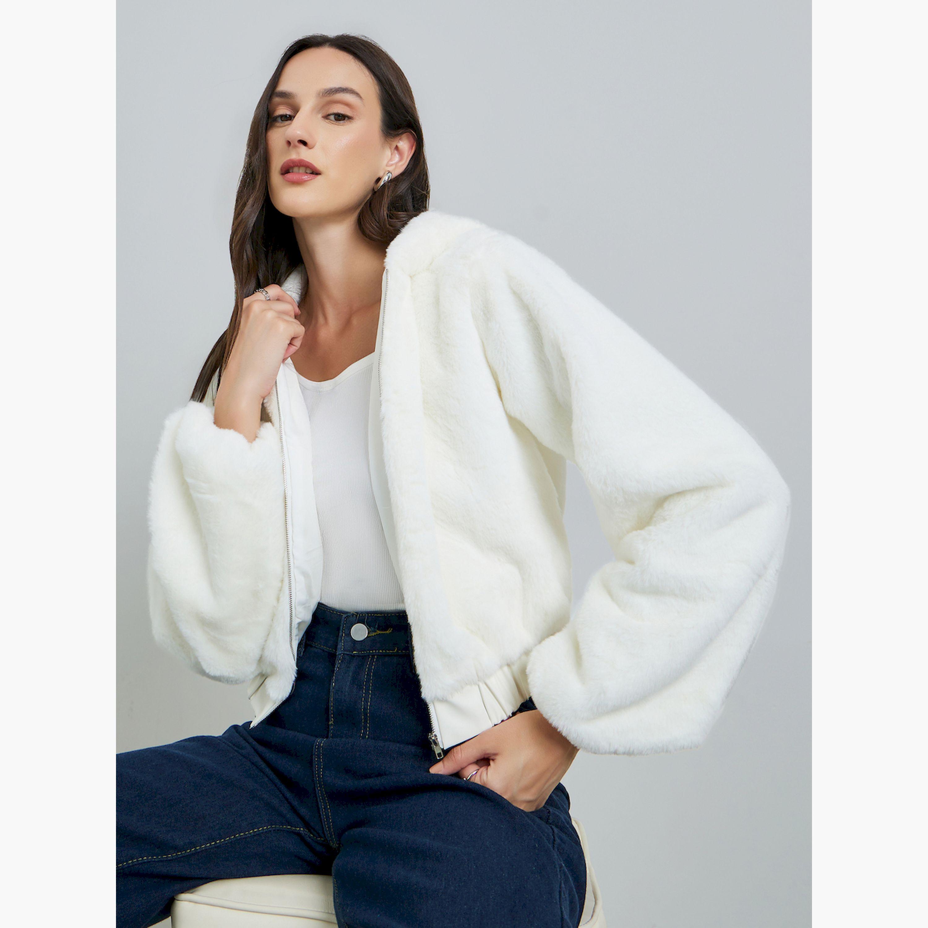 تيك تو × ستايلي - معطف نسائي بغطاء رأس من الفرو الصناعي بلون موحد وسحاب أمامي-women-winterwear-coatsandjackets-jackets-image-3