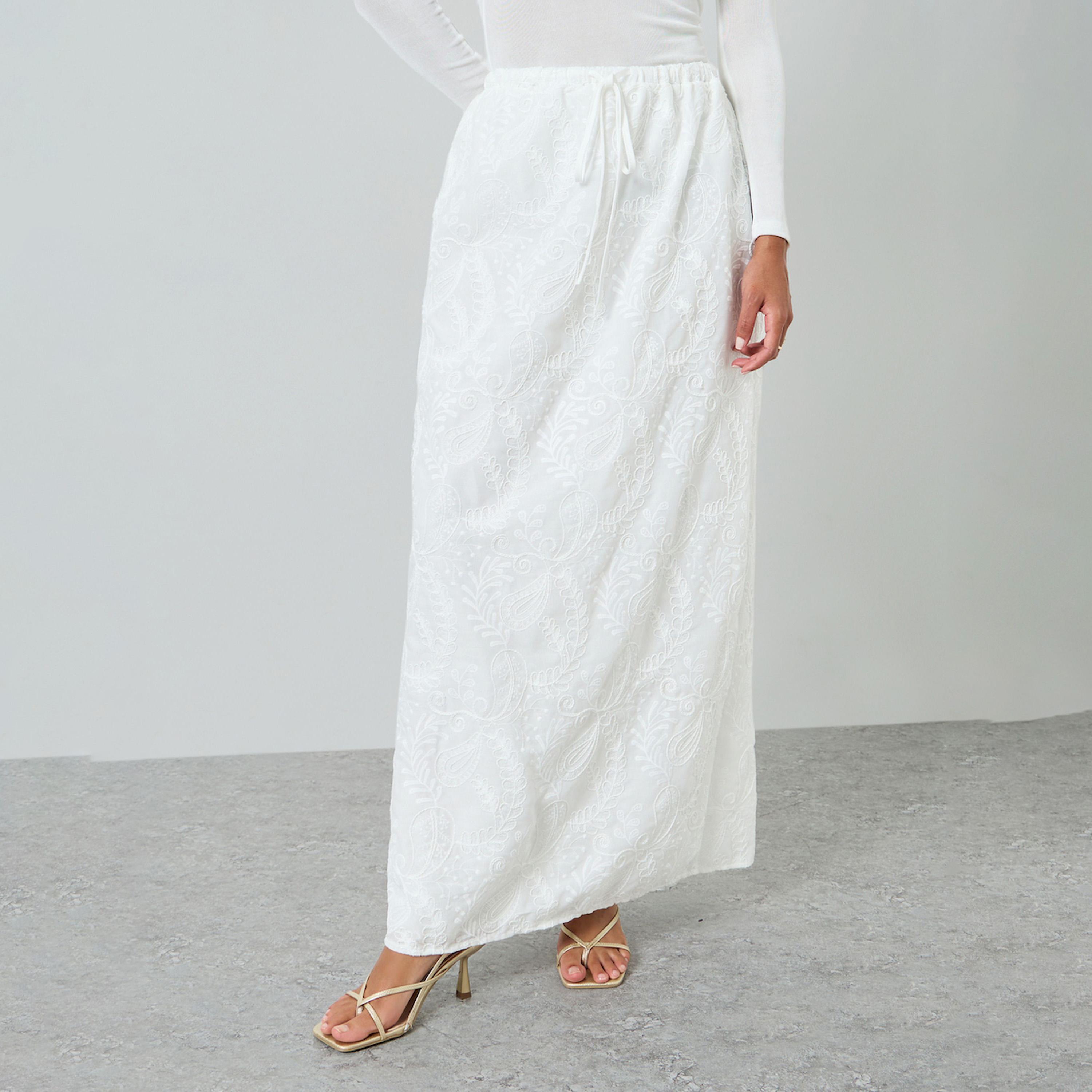 تيك تو × ستايلي - تنورة نسائية مطرزة بالكامل بخصر برباط-women-clothing-bottoms-skirts-image-1