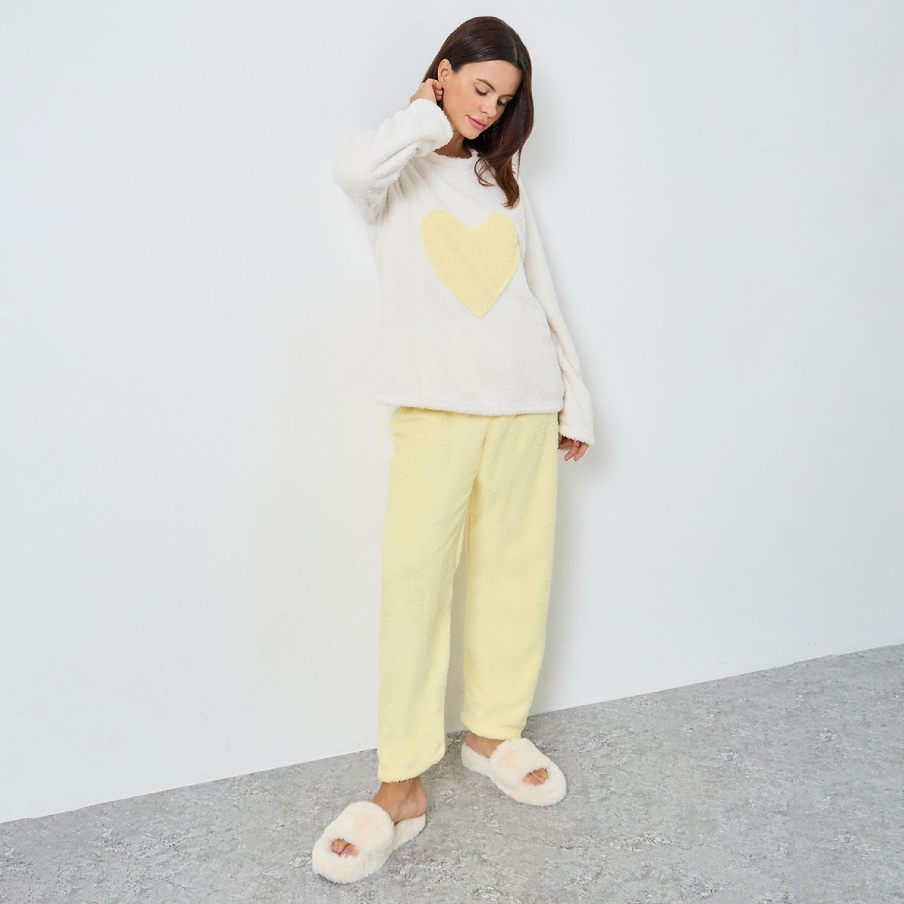 Styli Contrast Heart Detail Fleece Top and Pyjama Set-women-clothing-nightwear-pyjamas-longsets-image-1