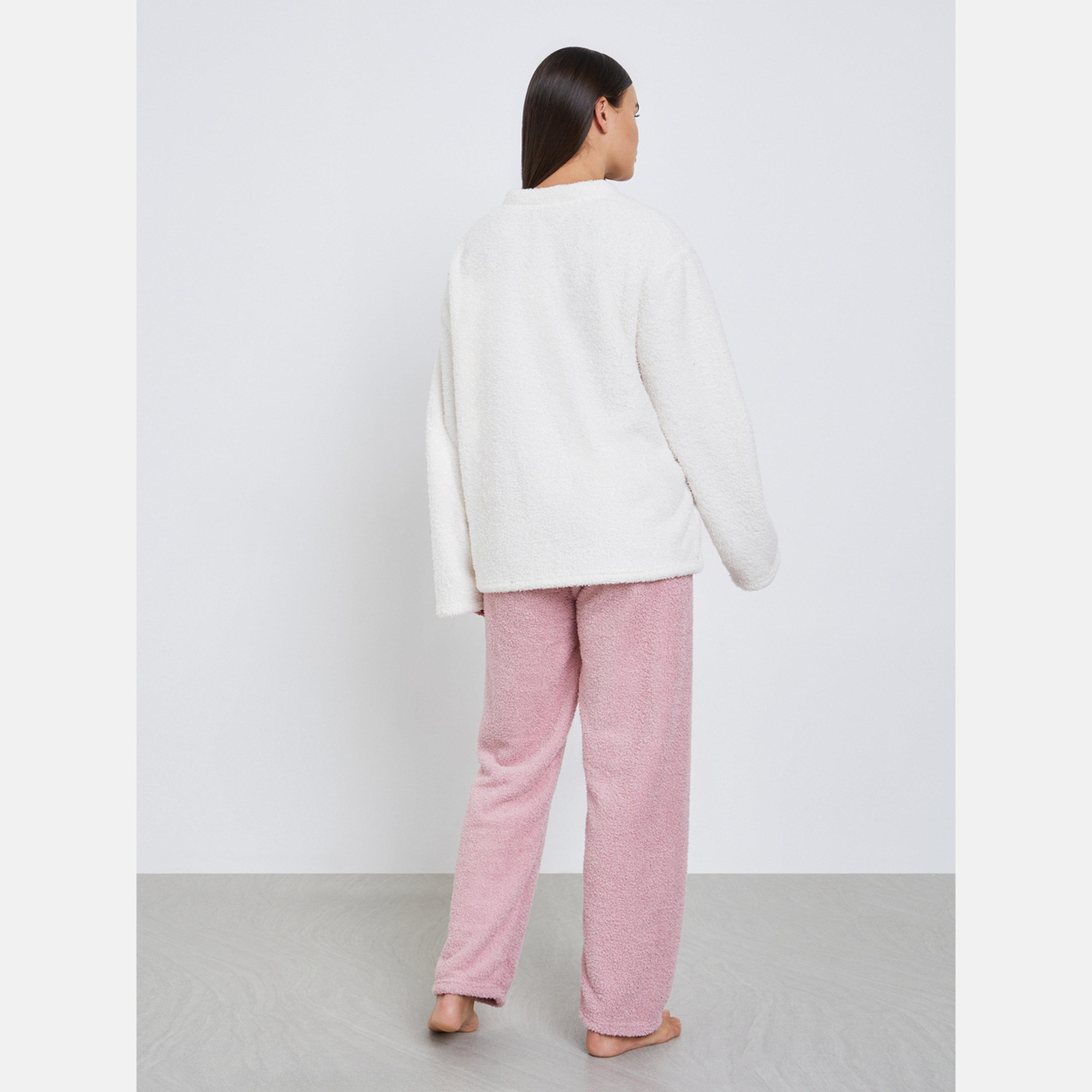 ستايلي - بيجاما قميص صوف بتفاصيل قلب متباينة-women-clothing-nightwear-pyjamas-longsets-image-5