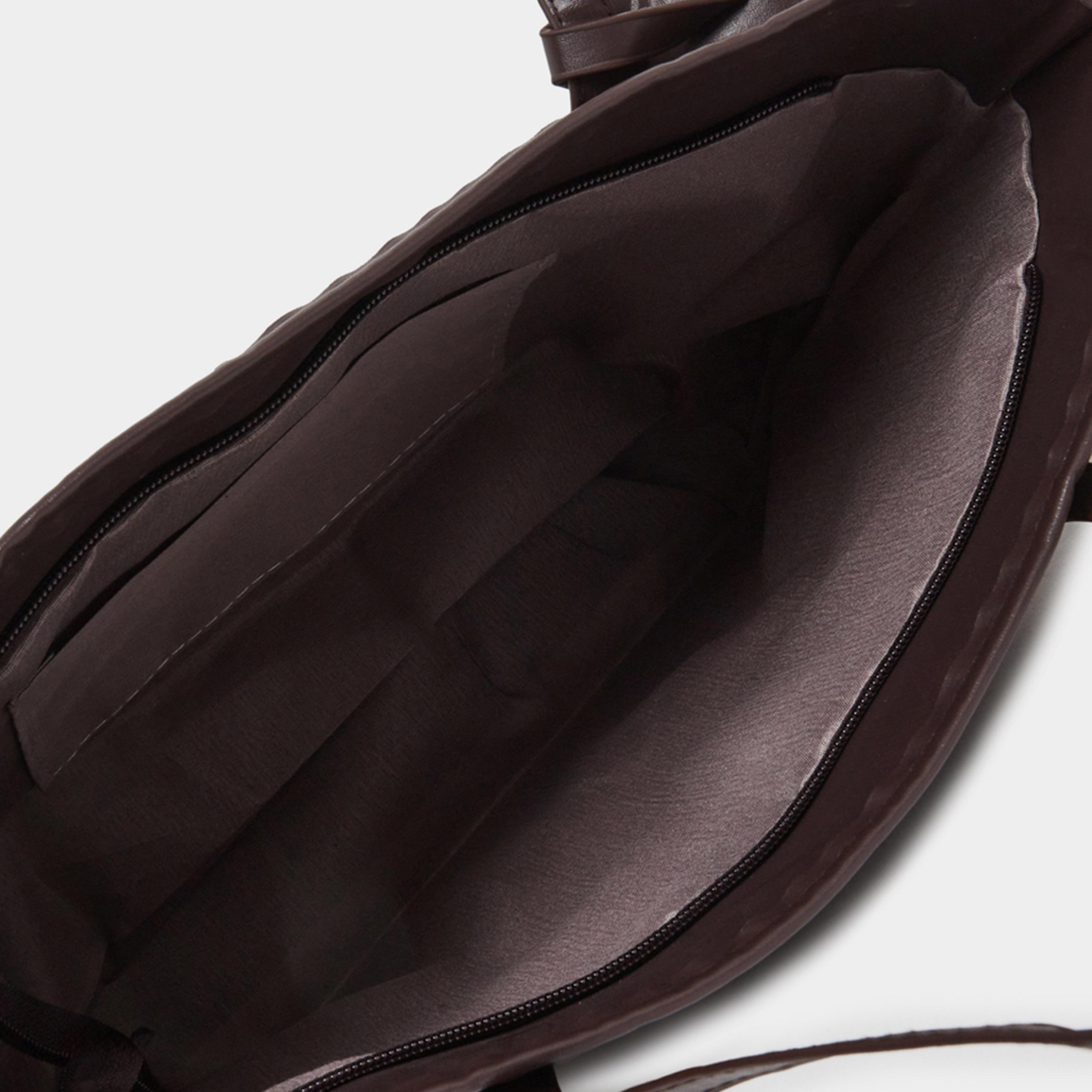 ستايلي - شنطة كتف بمقبض علوي مزدوج وتفاصيل ساحرة-women-bagsandwallets-handbags-image-5