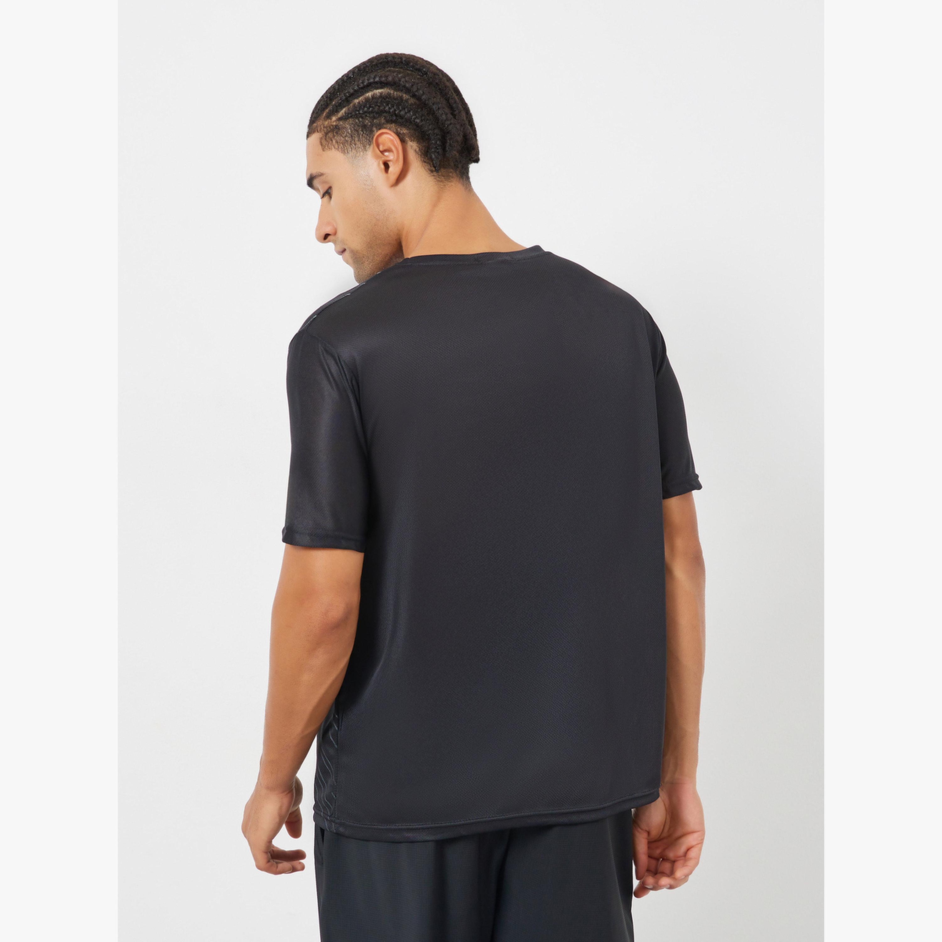 تيشيرت رياضي للتدريب مخطط بأكمام قصيرة-men-clothing-sportswearandactivewear-tshirtsandpolos-image-5
