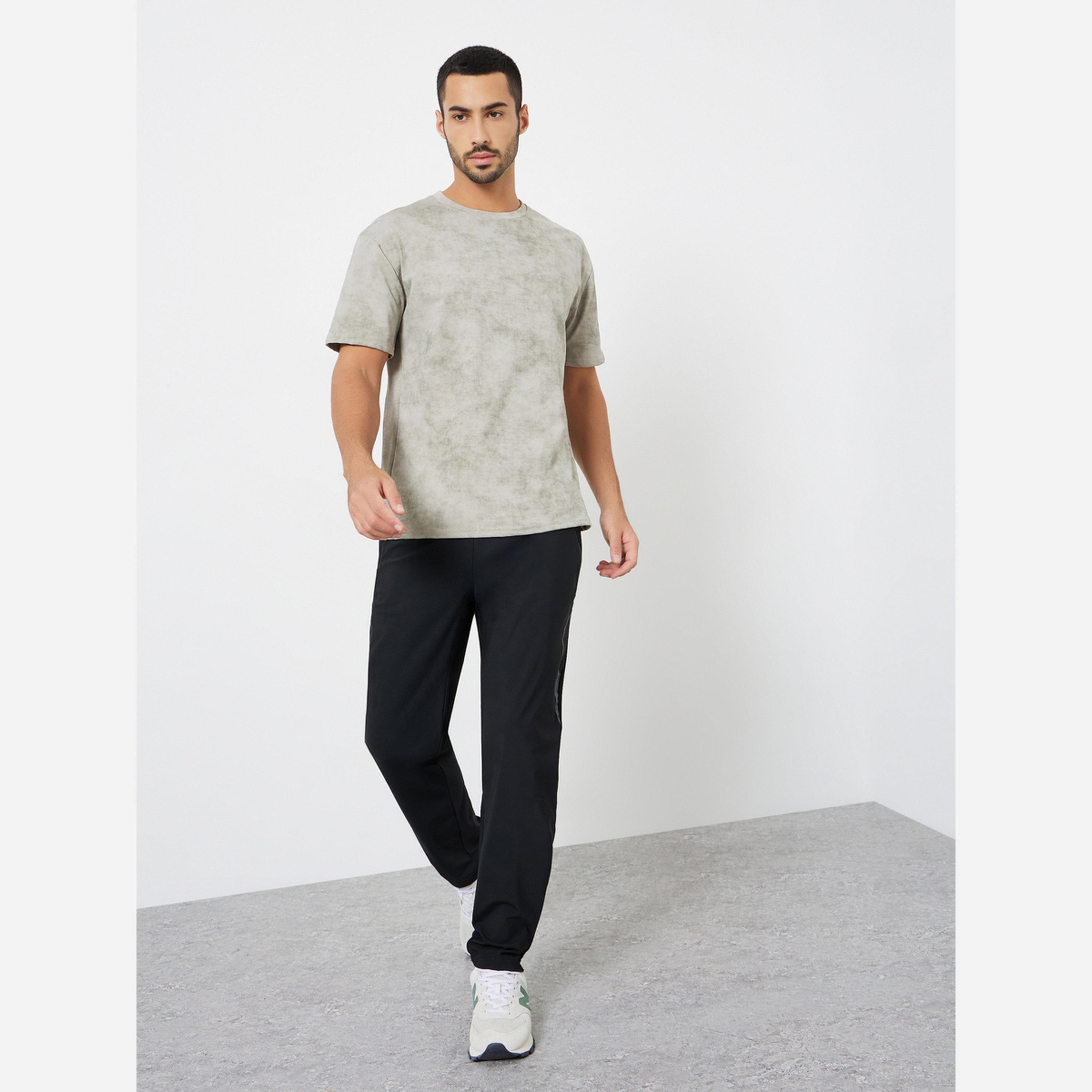 ستايلي - تيشيرت رجالي لون رمادي طبعة مريح للتدريب-men-clothing-sportswearandactivewear-tshirtsandpolos-image-2