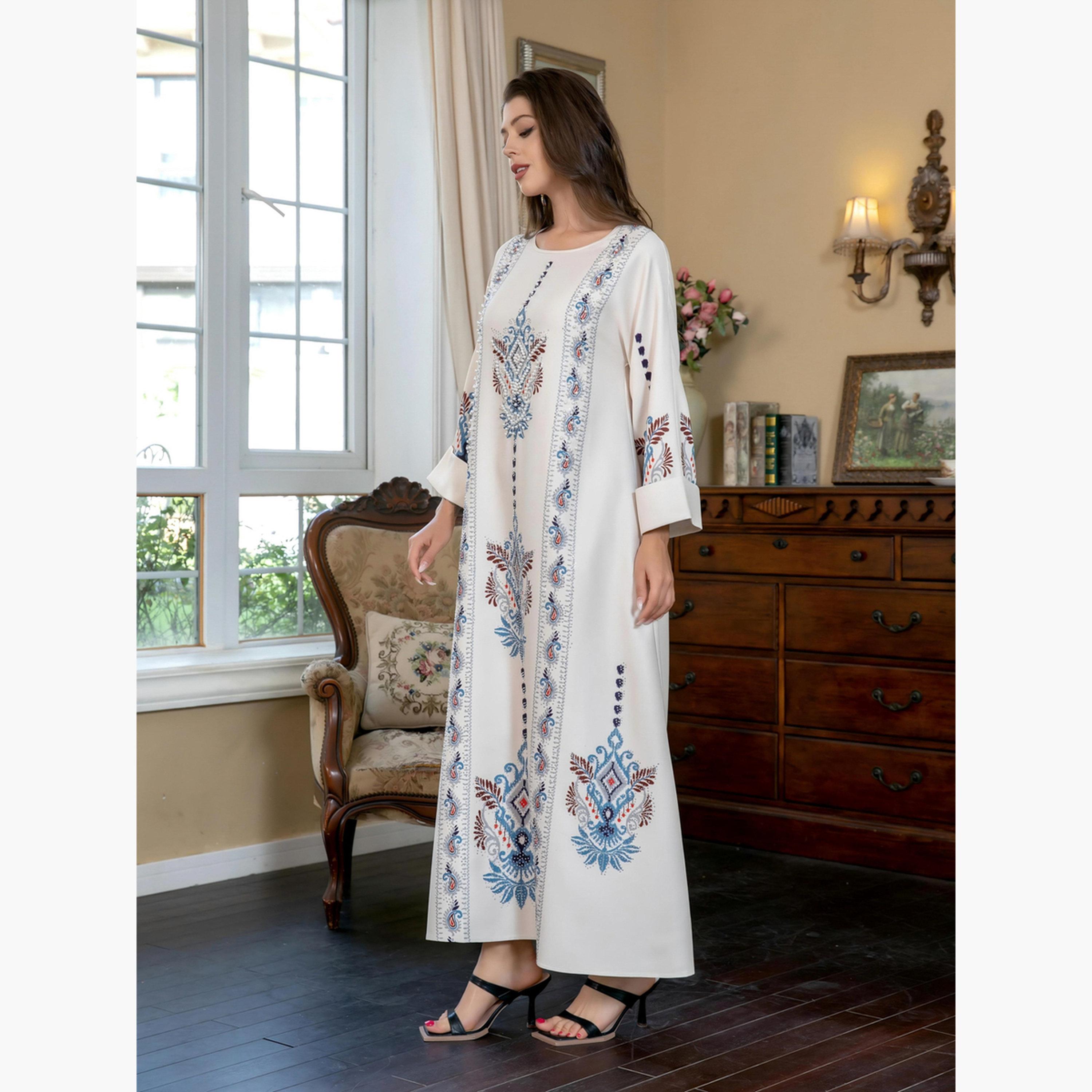 تيك تو - جلابية برقبة دائرية مزينة باللؤلؤ الصناعي-women-arabicclothing-jalabiyas-image-4