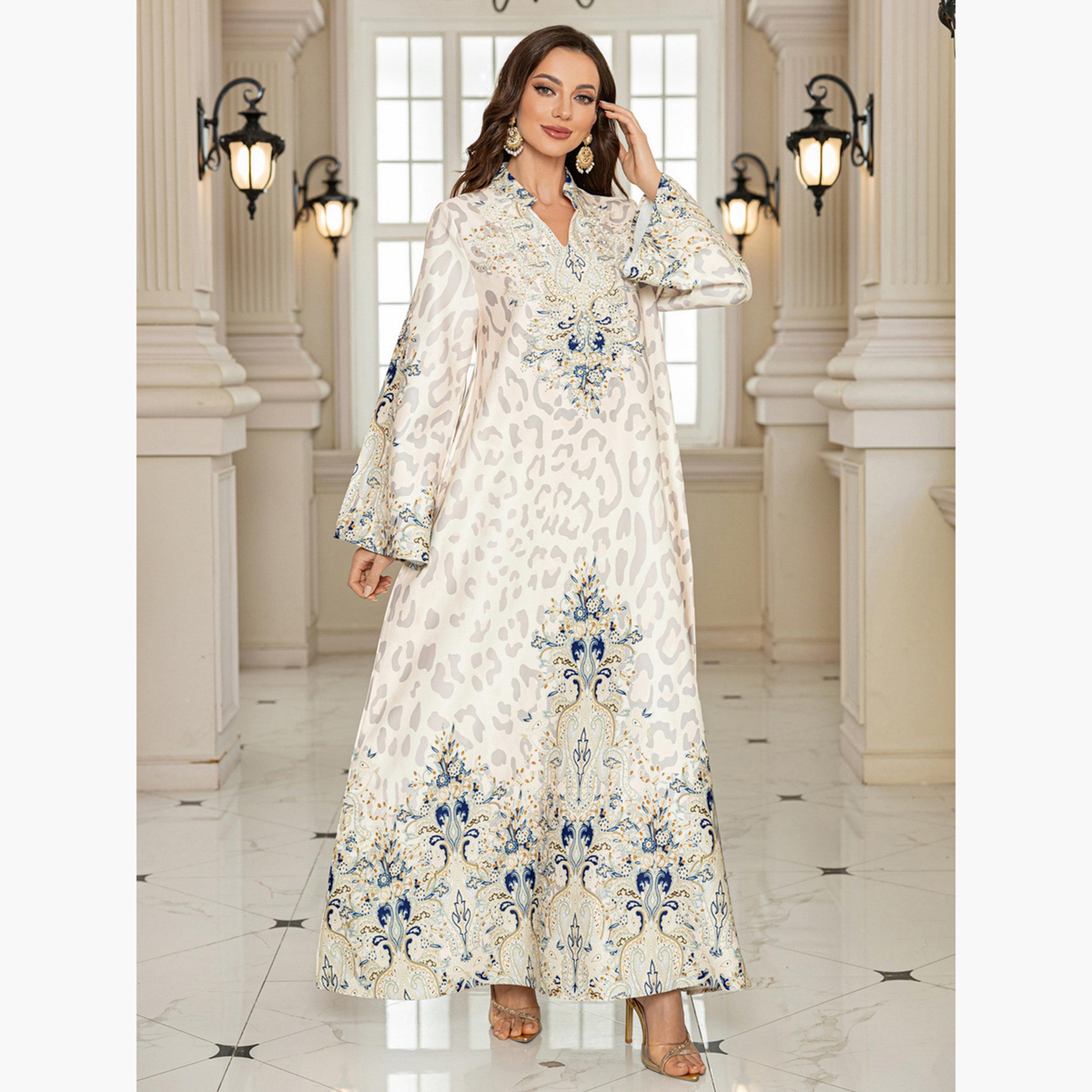 تيك تو - جلابية مزينة مورّدة وتفاصيل لؤلؤ صناعي-women-arabicclothing-jalabiyas-image-4