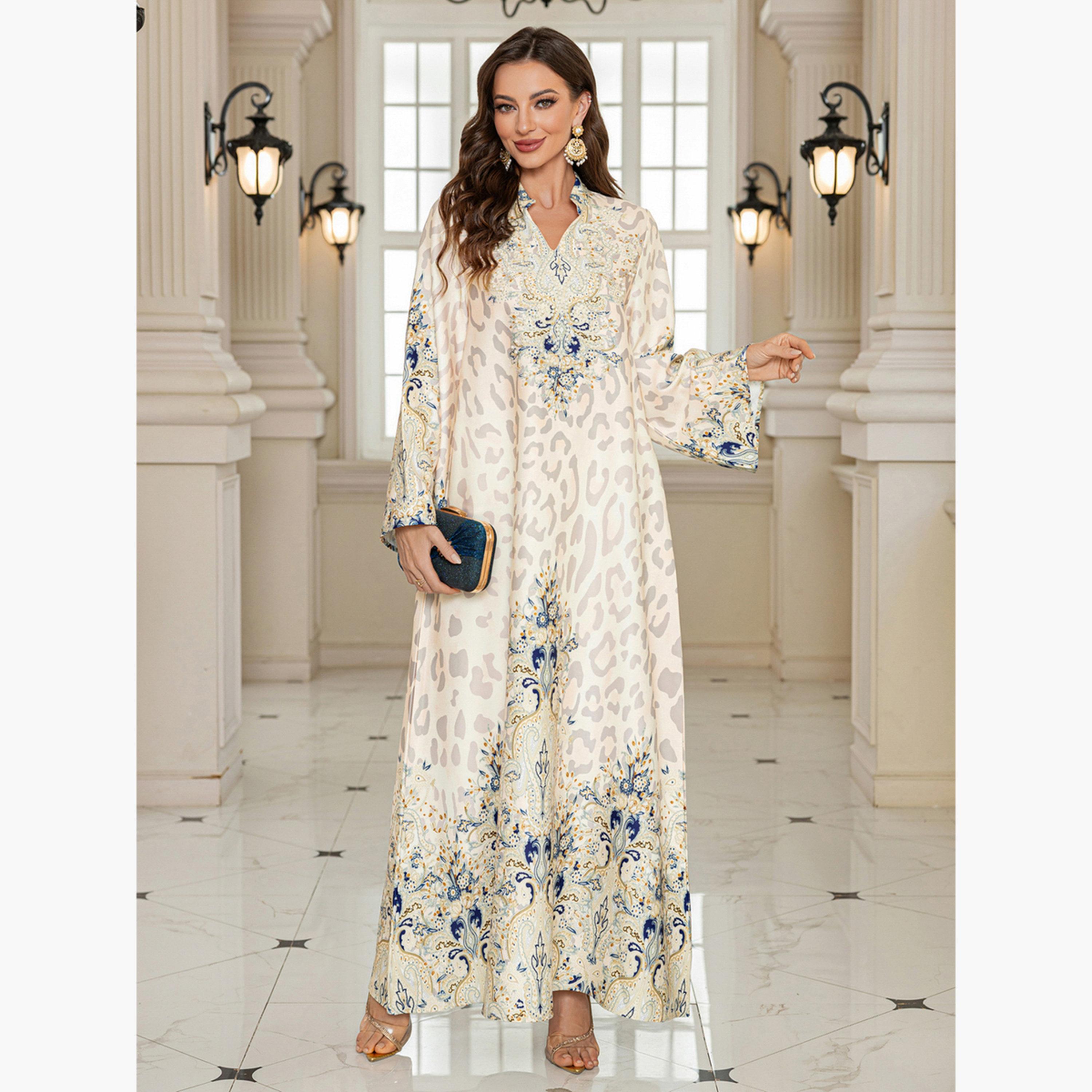 تيك تو - جلابية مزينة مورّدة وتفاصيل لؤلؤ صناعي-women-arabicclothing-jalabiyas-image-5