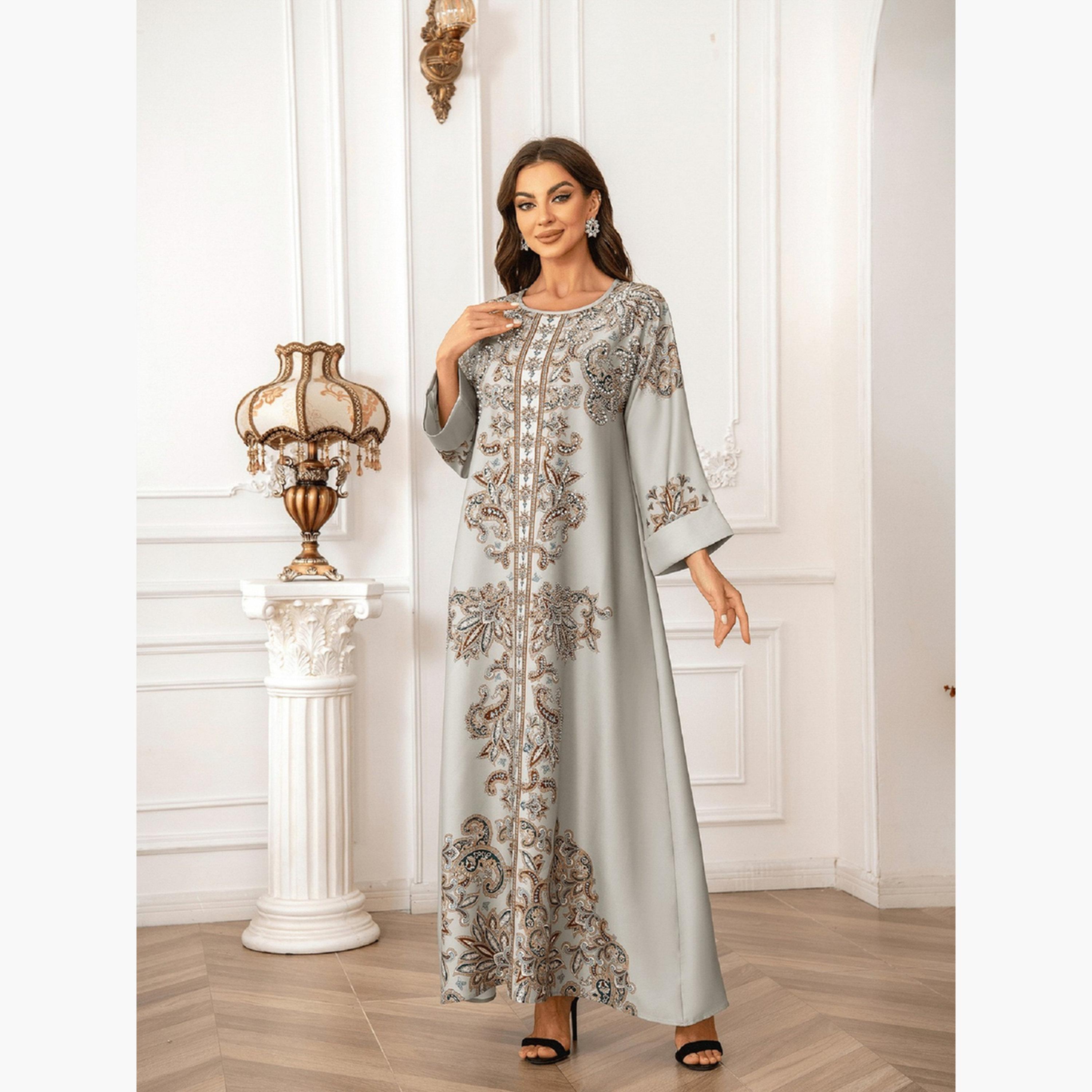 تيك تو - جلابية مزينة مورّدة وتفاصيل لؤلؤ صناعي-women-arabicclothing-jalabiyas-image-4