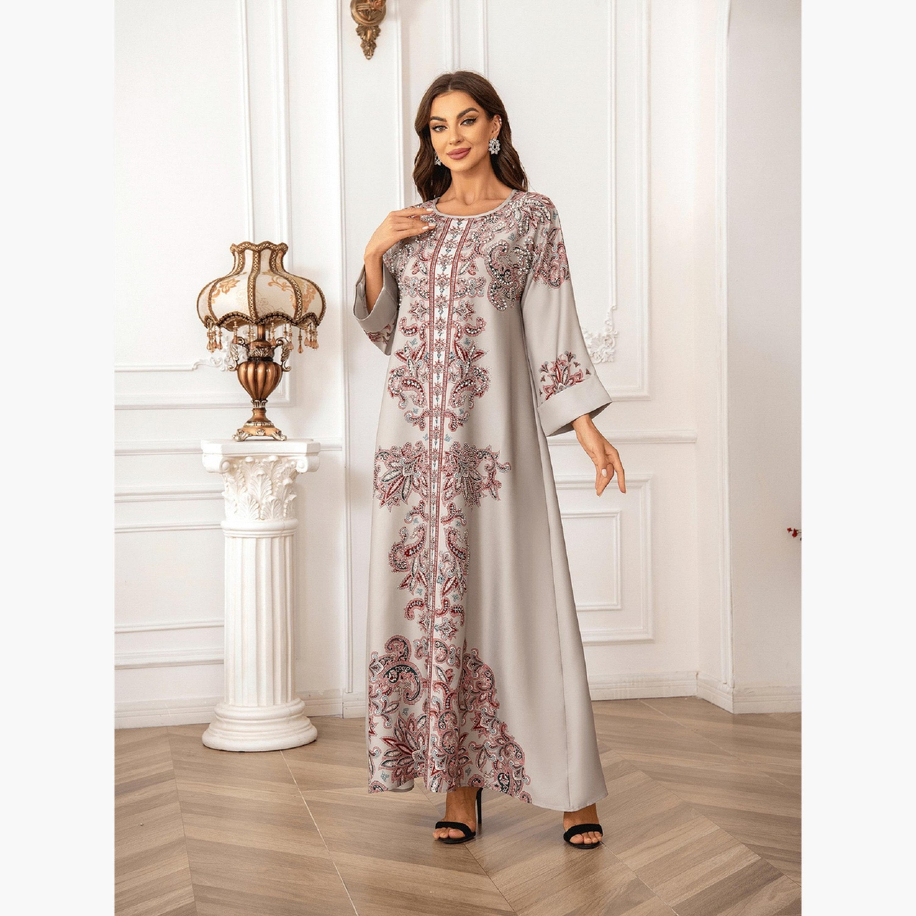 تيك تو - جلابية مزينة مورّدة وتفاصيل لؤلؤ صناعي-women-arabicclothing-jalabiyas-image-3