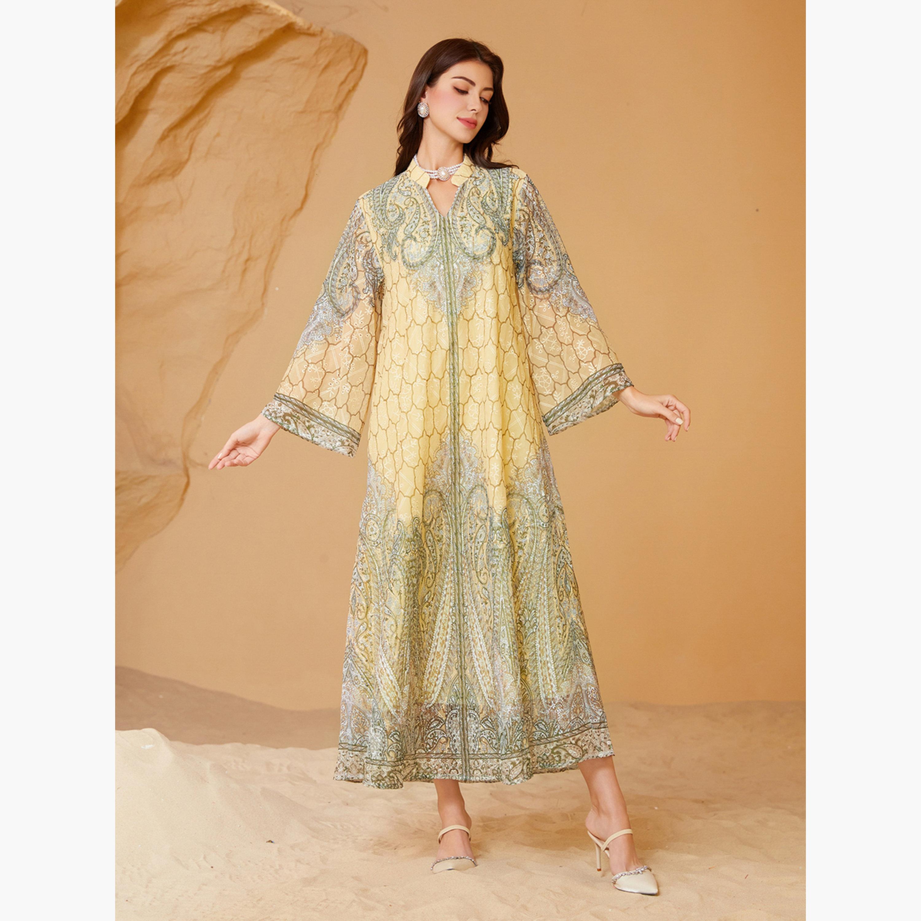 تيك تو - جلابية مزخرفة بنقشة زهور على شكل حرف A-women-arabicclothing-jalabiyas-image-4