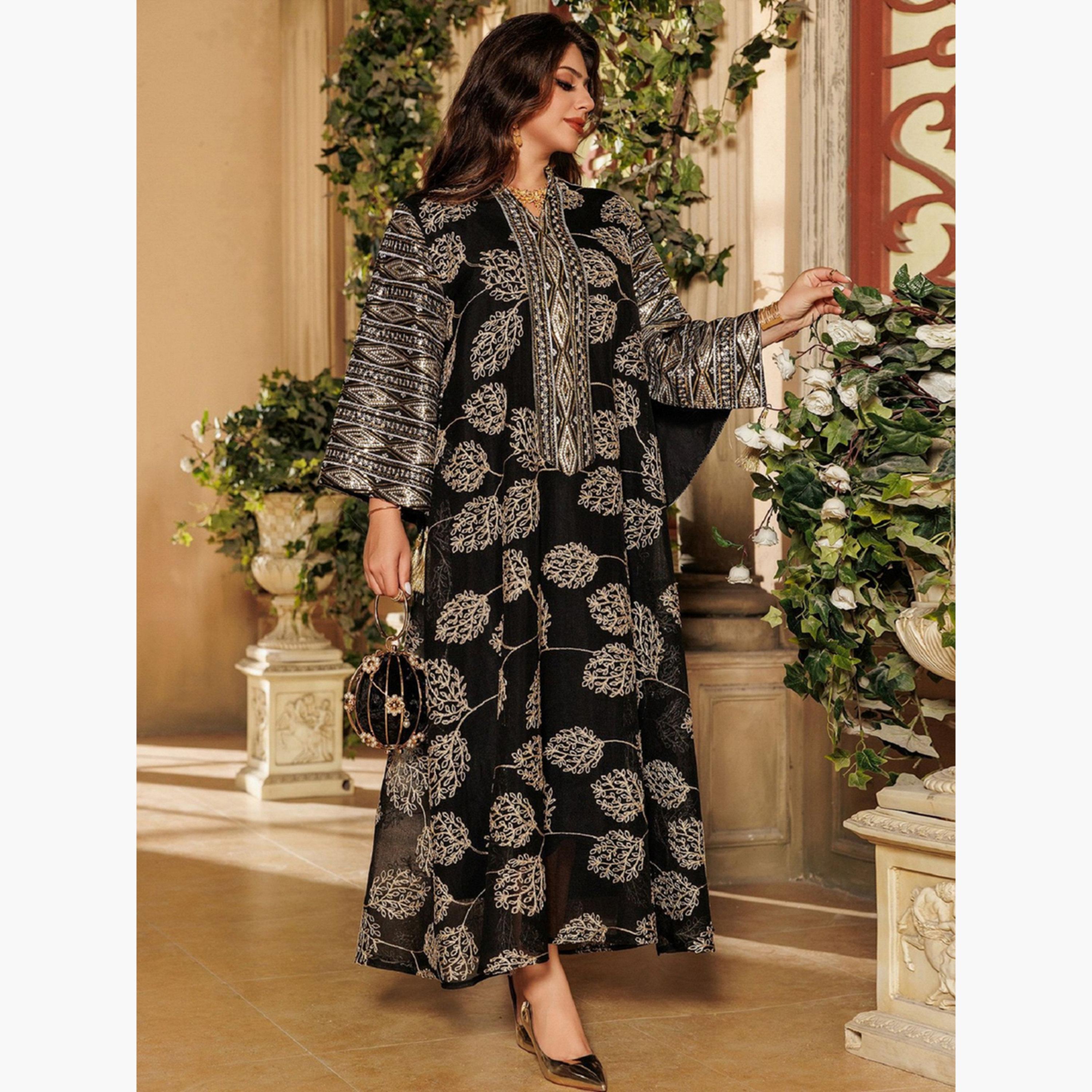 تيك تو - جلابية سوداء مطرزة بتصميم A-women-arabicclothing-jalabiyas-image-5