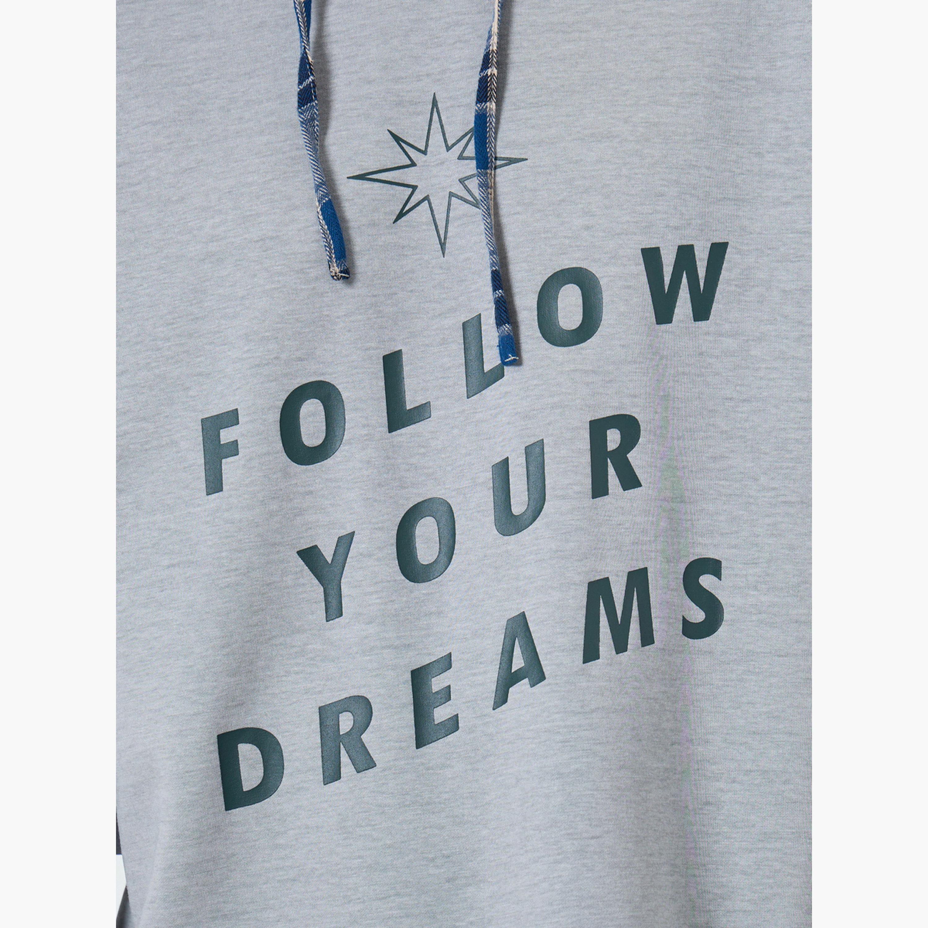 تيك تو - هودي رجالي جهة مربعات وشعار لون رمادي-men-winterwear-hoodiesandsweatshirts-image-5
