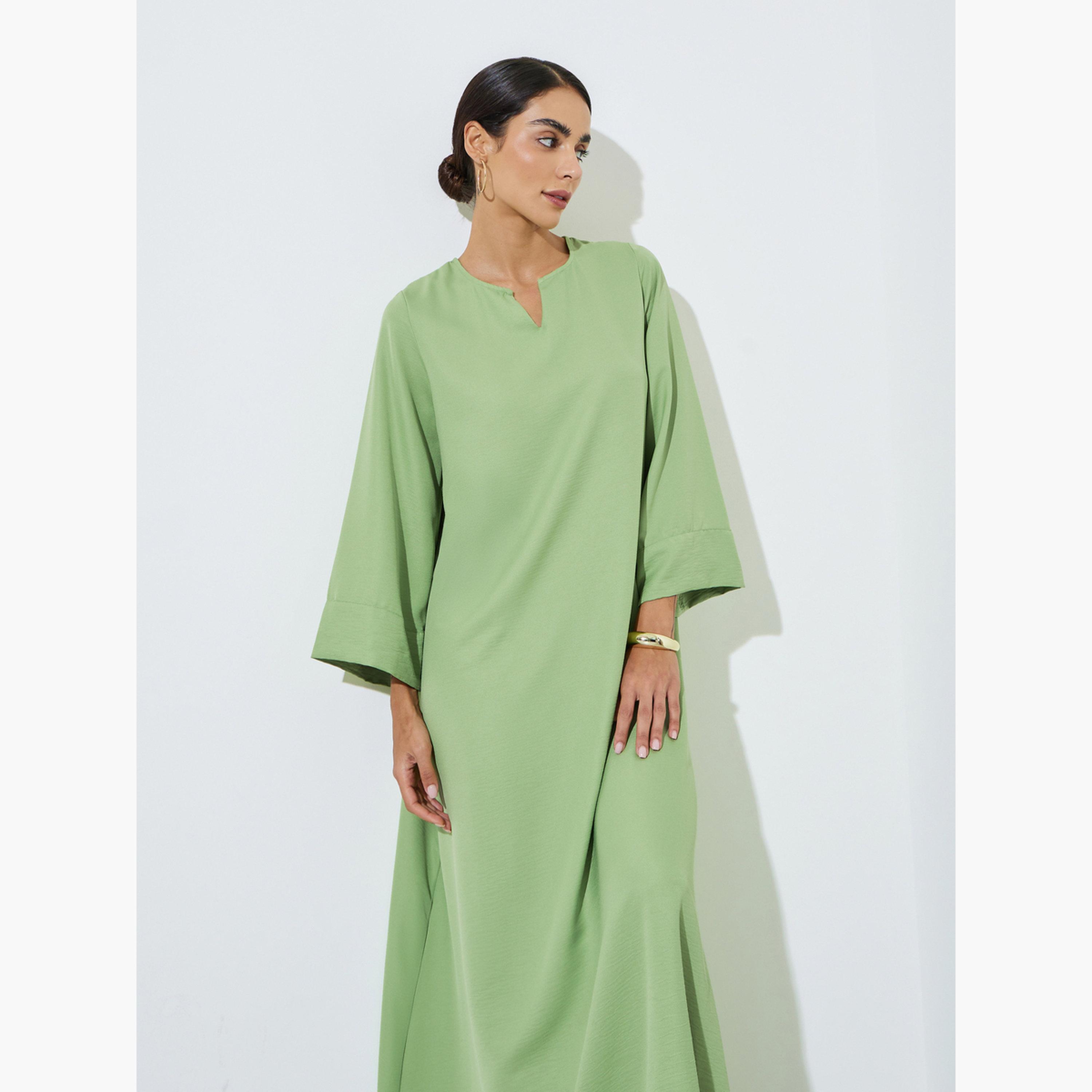 Amirah X Styli Green Solid Notch Neck Jalabiya-women-arabicclothing-jalabiyas-image-2
