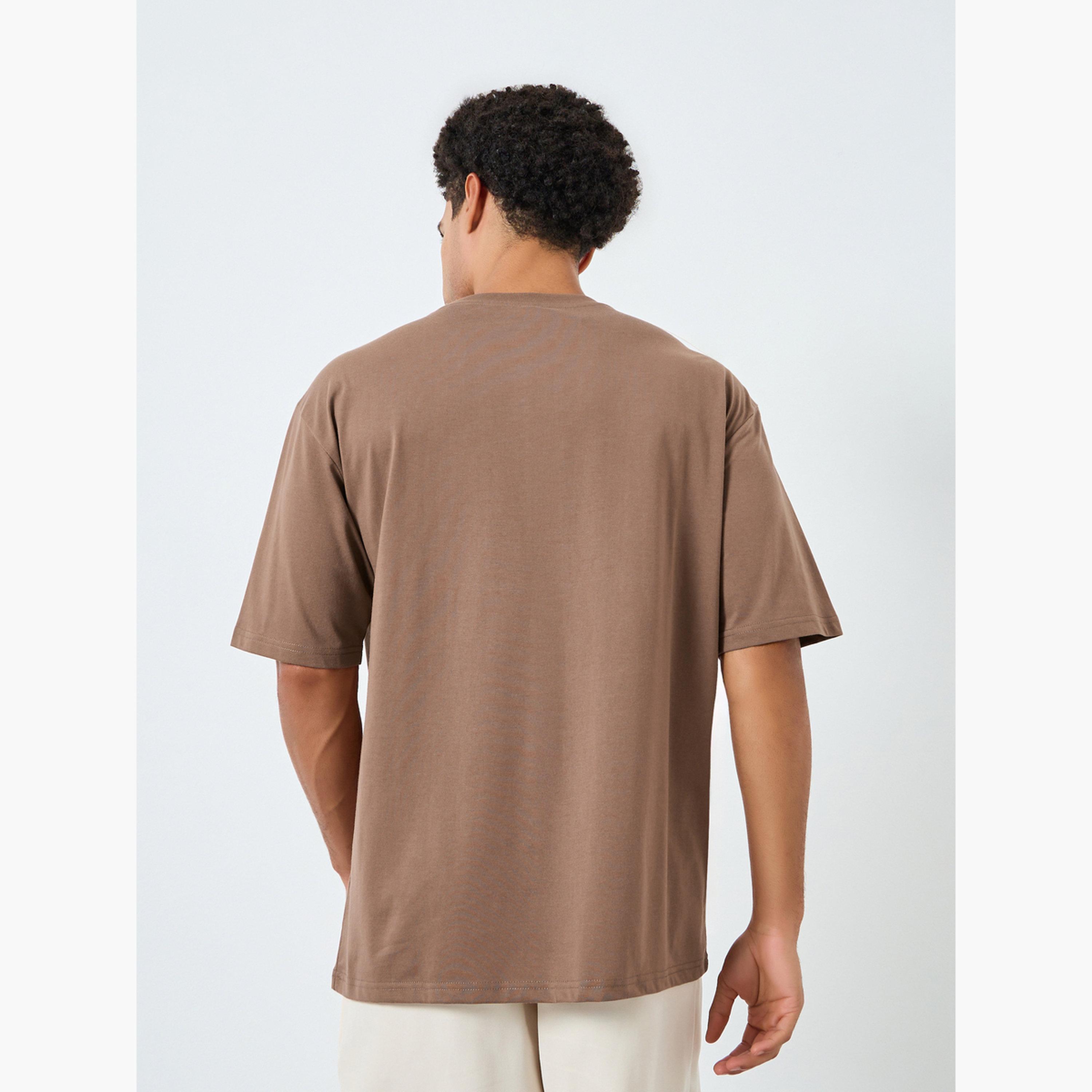 تيشيرت واسع بطبعة جرافيك-men-clothing-tshirtsandpolos-tshirts-image-4