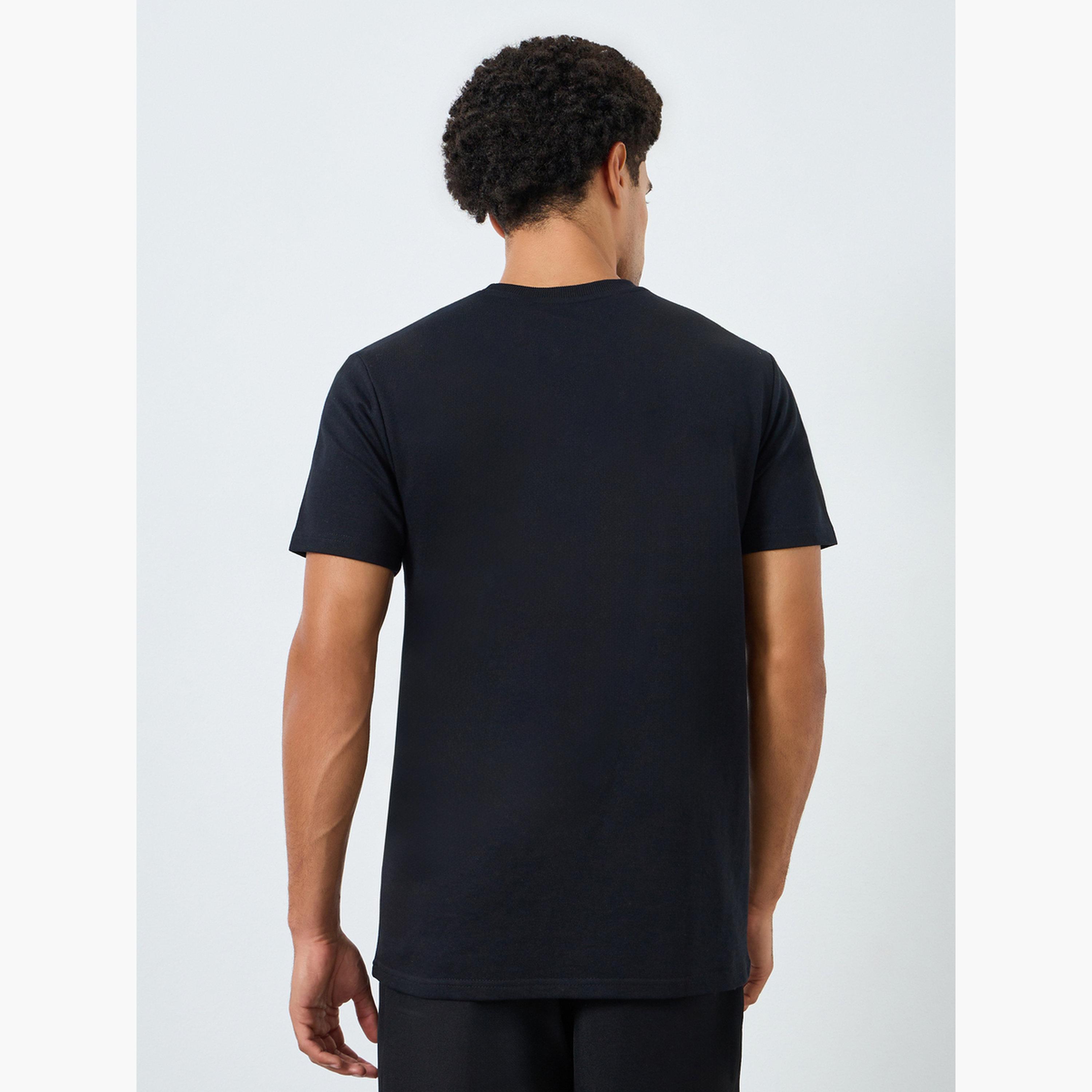 تيشيرت بياقة دائرية وطبعة جرافيك-men-clothing-tshirtsandpolos-tshirts-image-5