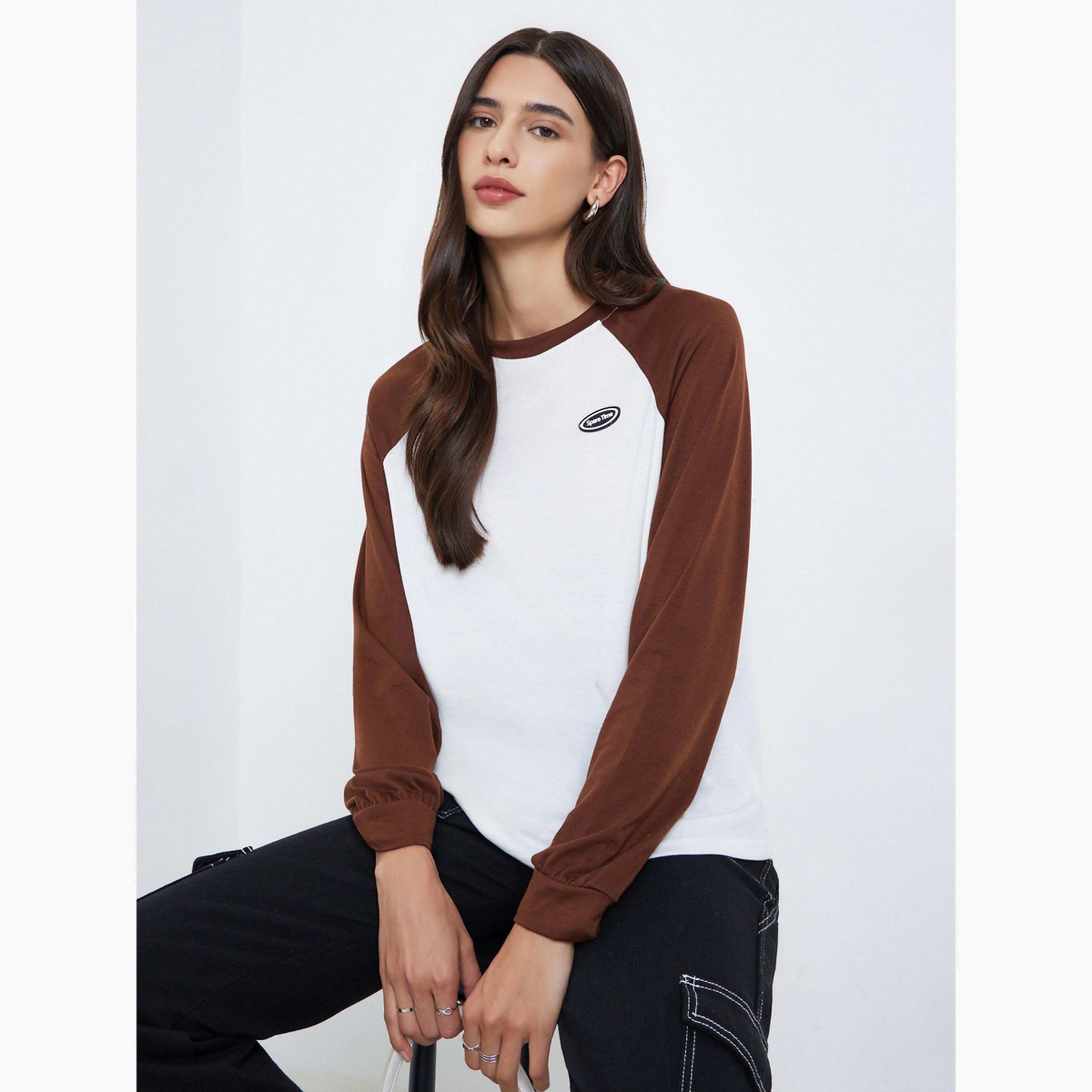ستايلي - تي شيرت بأكمام طويلة وأكمام راجلان بألوان متعددة للنساء-women-clothing-tshirts-image-2