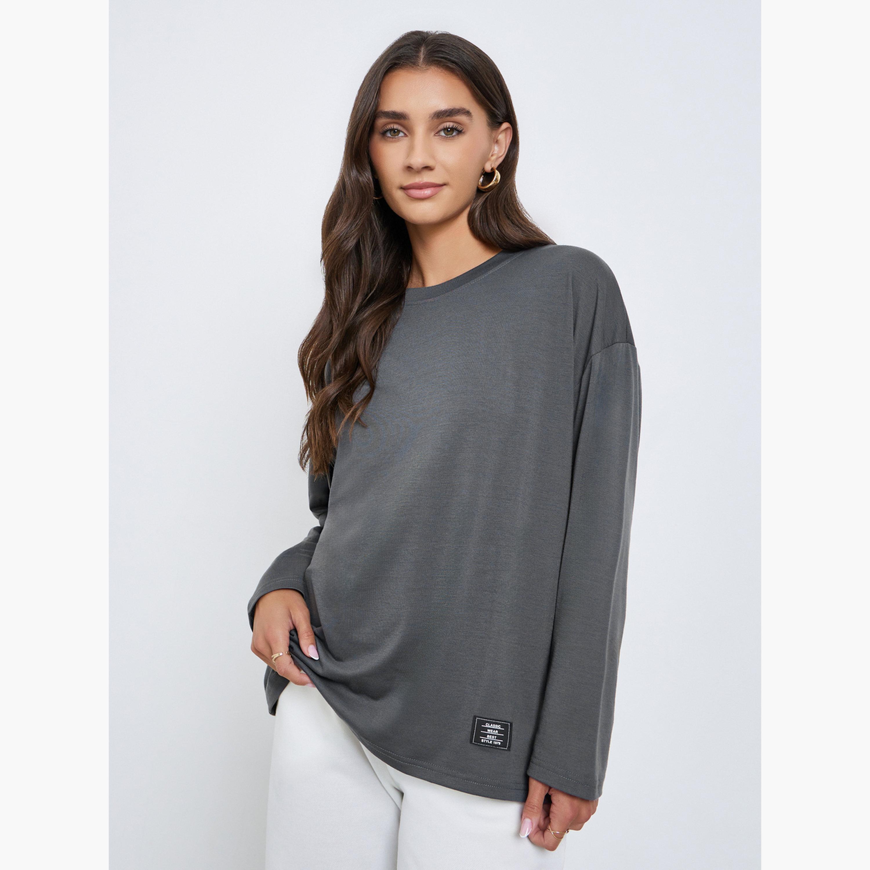 ستايلي - تي شيرت رمادي تصميم واسع بأكمام طويلة للنساء-women-clothing-tshirts-image-1