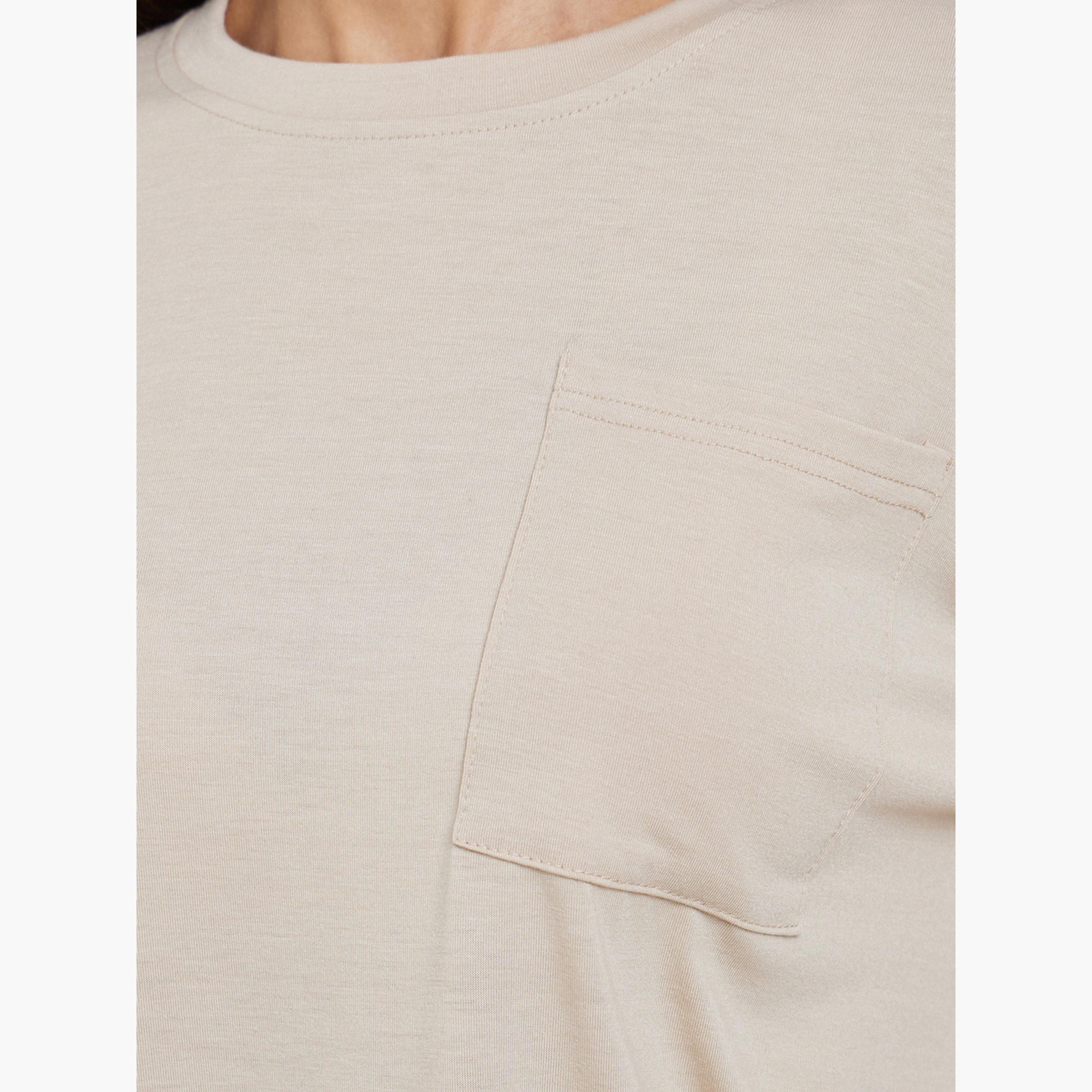 ستايلي - تي شيرت تصميم واسع بجيب أمامي سادة للنساء-women-clothing-tshirts-image-3