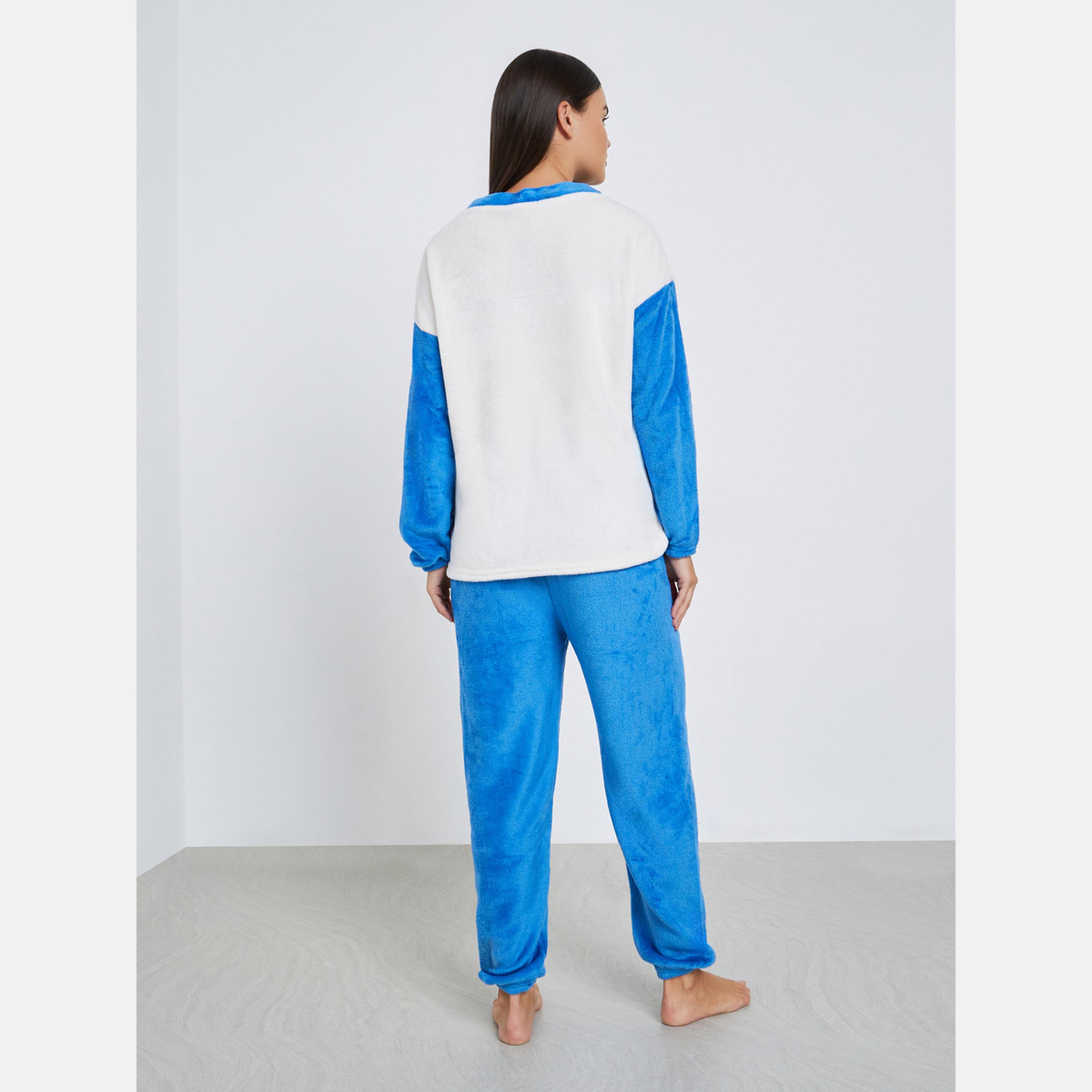 Styli Bear Embroidered Fleece T-Shirt and Pyjama Set-women-clothing-nightwear-pyjamas-longsets-image-5