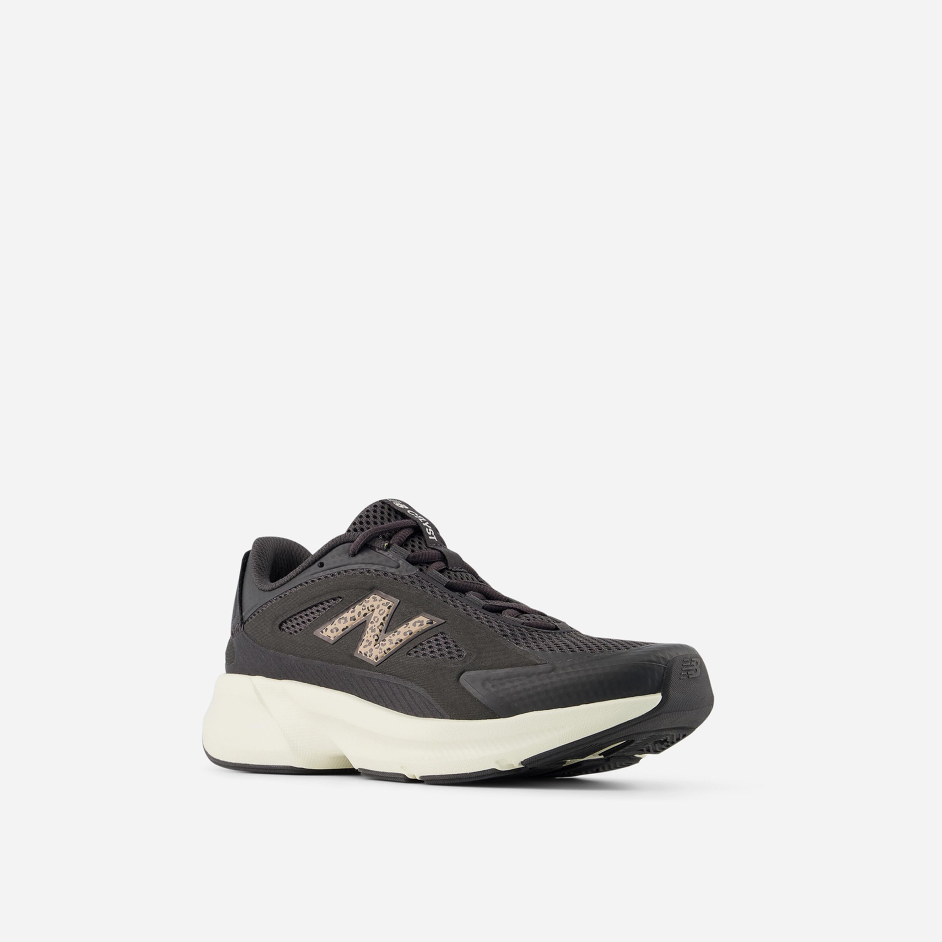 New Balance Catalyst Sneakers-women-shoes-sports-image-1