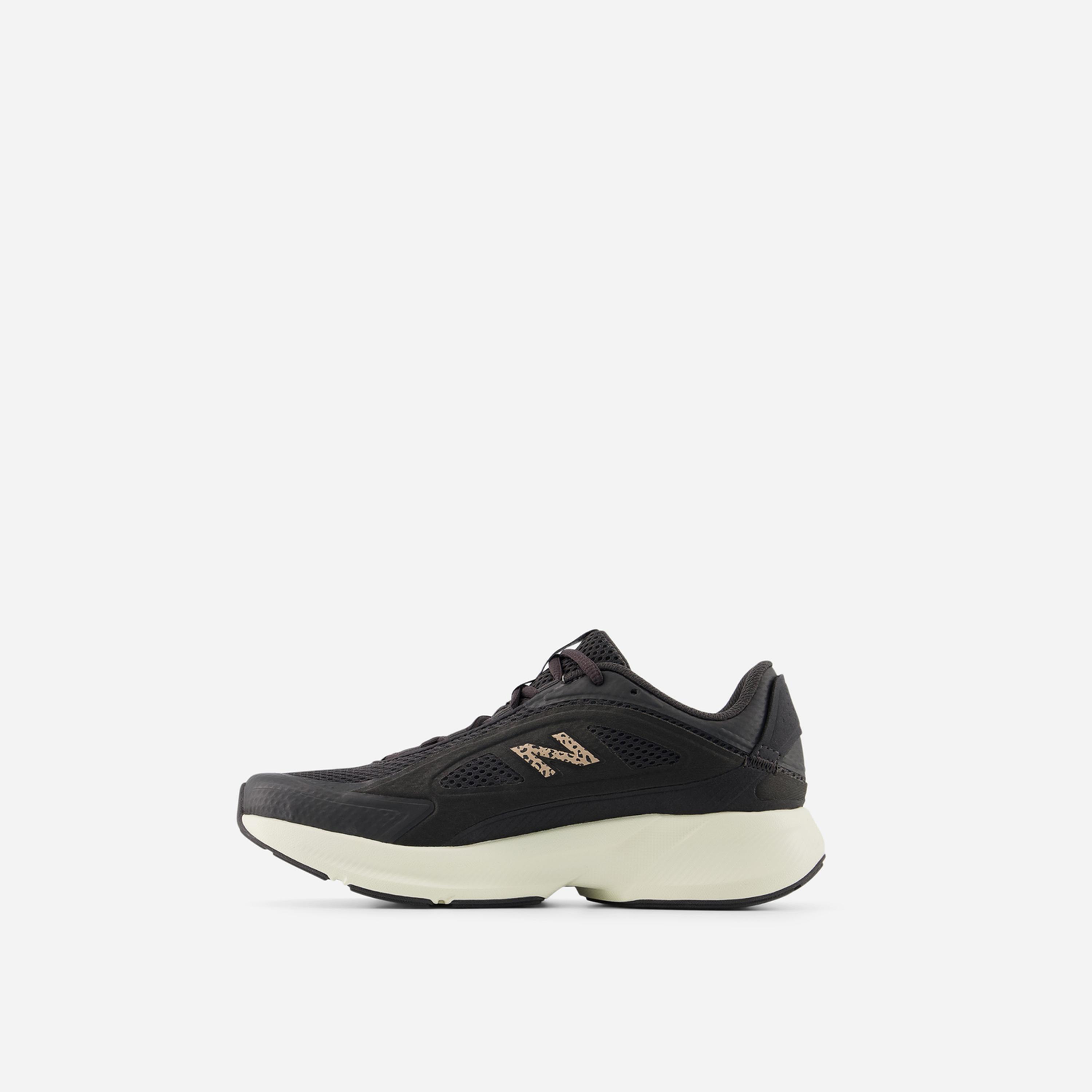 نيو بالانس - حذاء كاتاليست الرياضي-women-shoes-sports-image-3