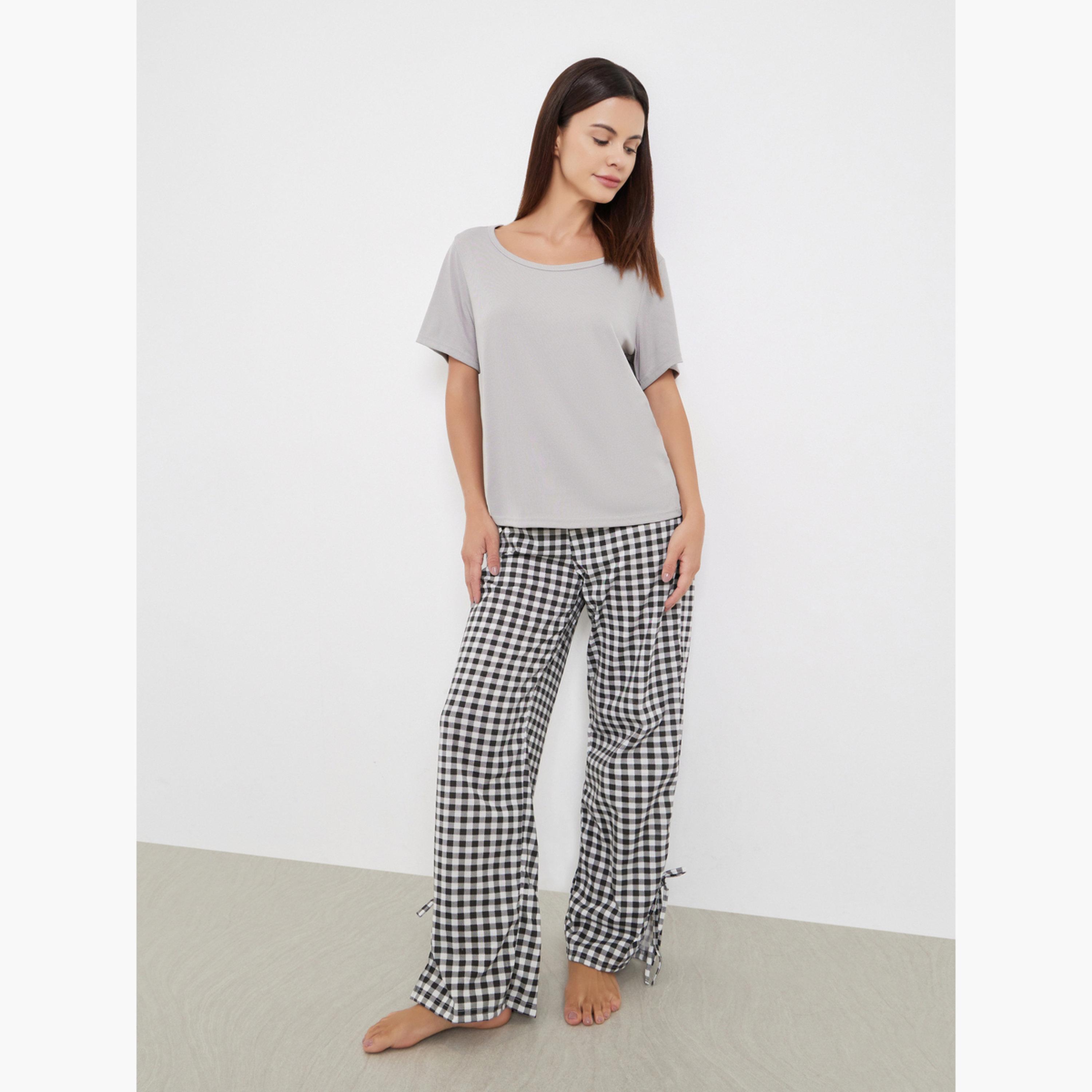 Styli Women Texture Round Neck T-Shirt and Pyjama Set-women-clothing-nightwear-pyjamas-longsets-image-1