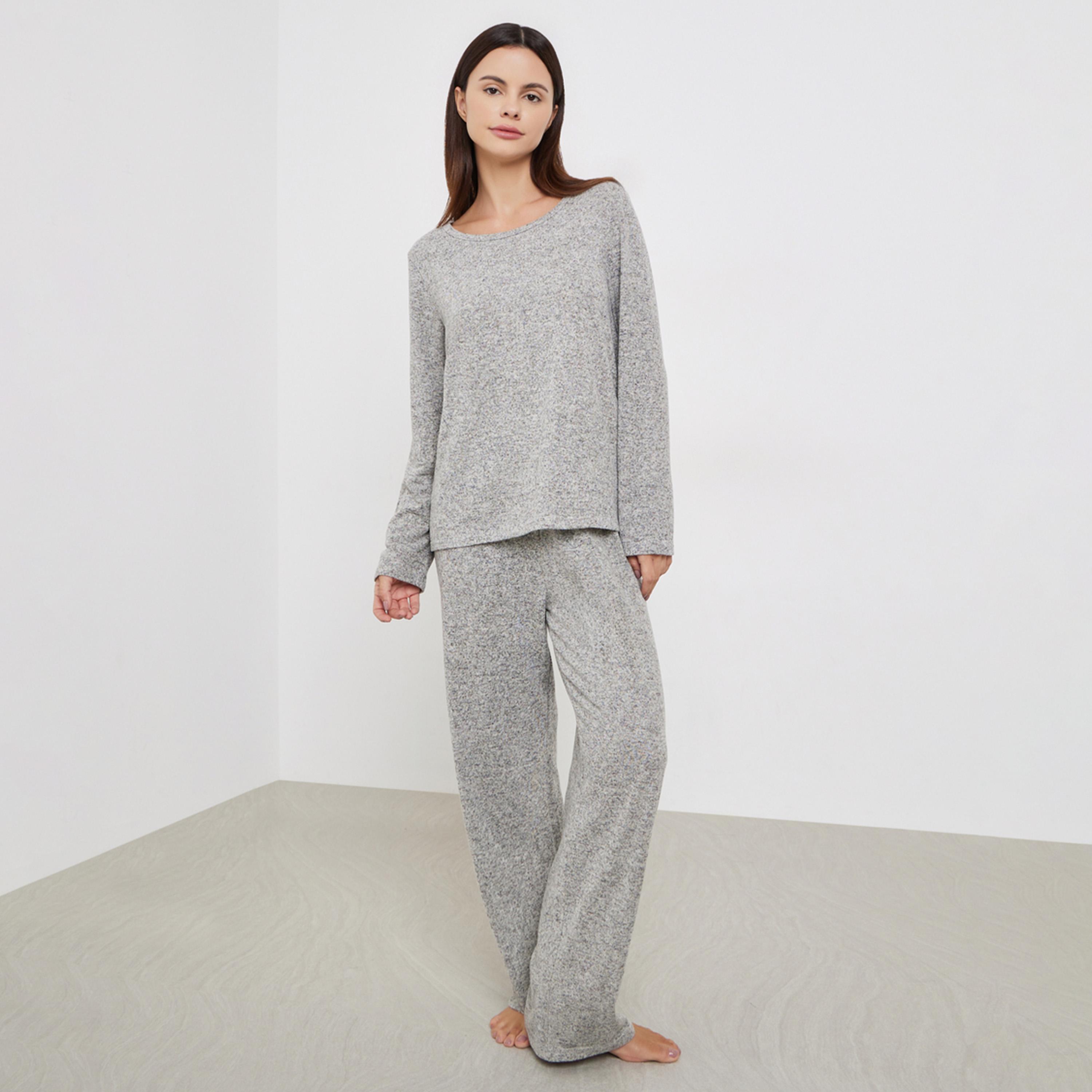 ستايلي - طقم تي شيرت رمادي مريح مع بيجاما طويلة-women-clothing-nightwear-pyjamas-longsets-image-1