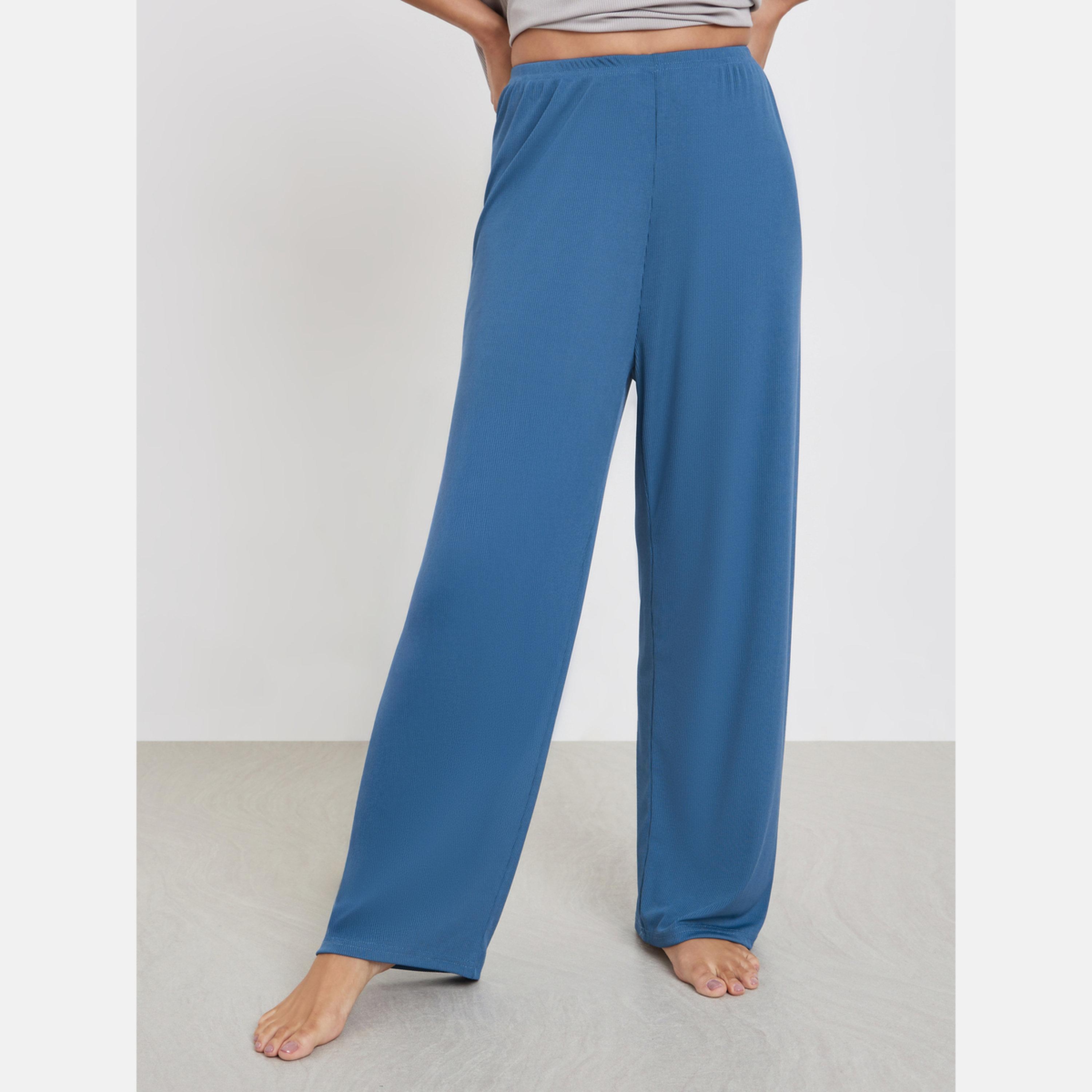 ستايلي - بيجاما تي شيرت سادة بتفاصيل تطريز نص-women-clothing-nightwear-pyjamas-longsets-image-4