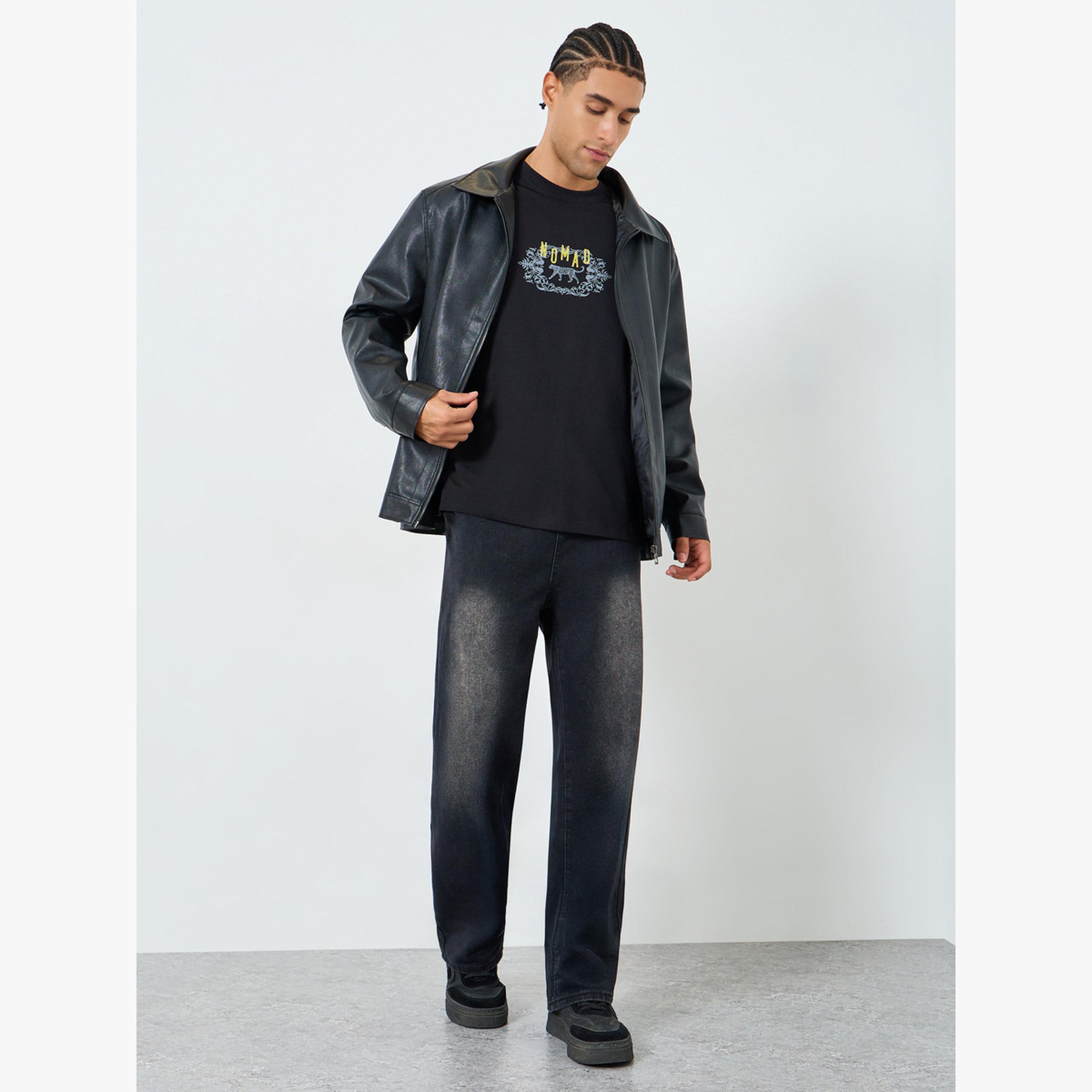 تيشيرت مطبوع بزخارف كلاسيكية بقصة واسعة-men-clothing-tshirtsandpolos-tshirts-image-2